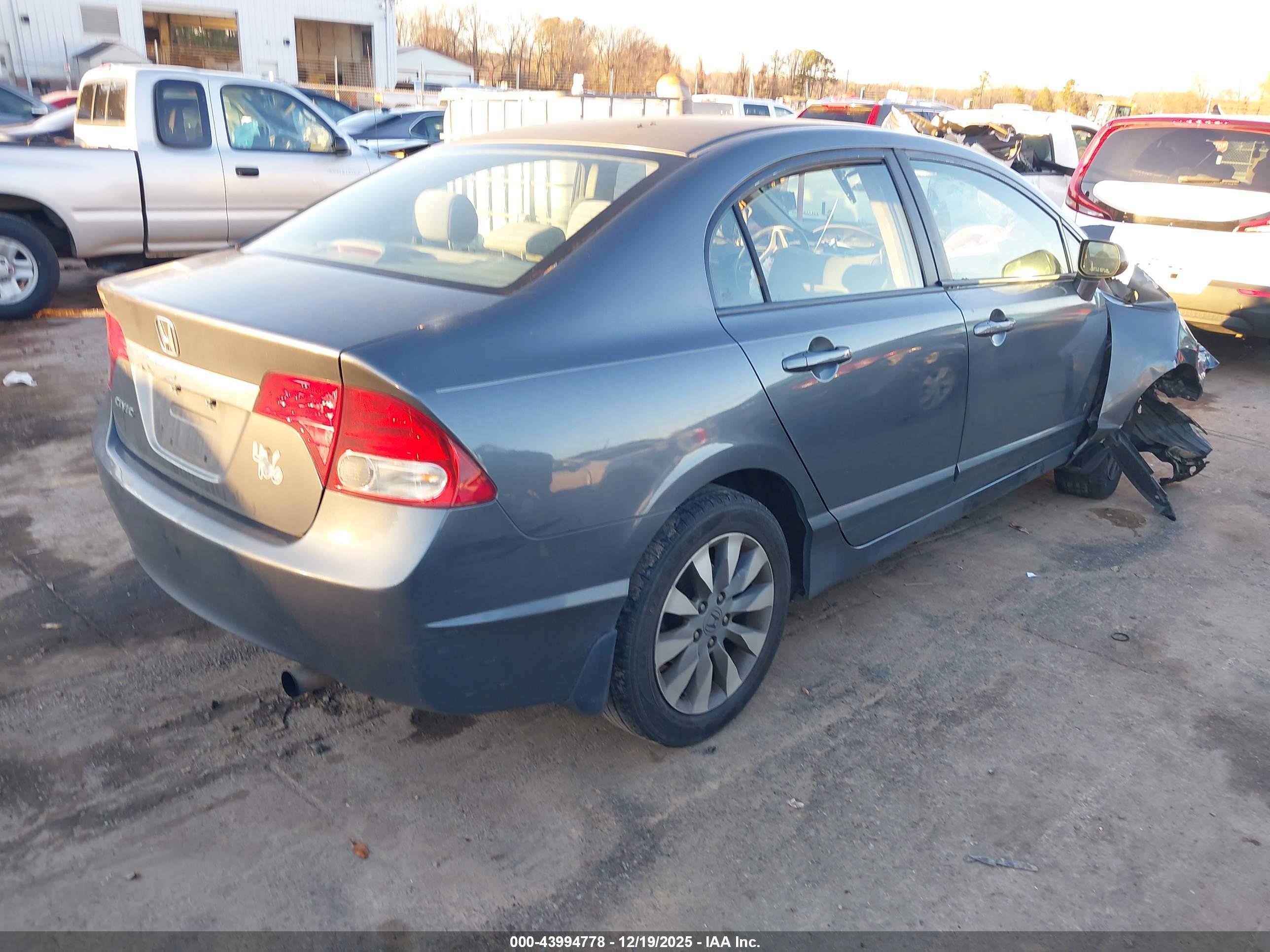 HONDA CIVIC image 4