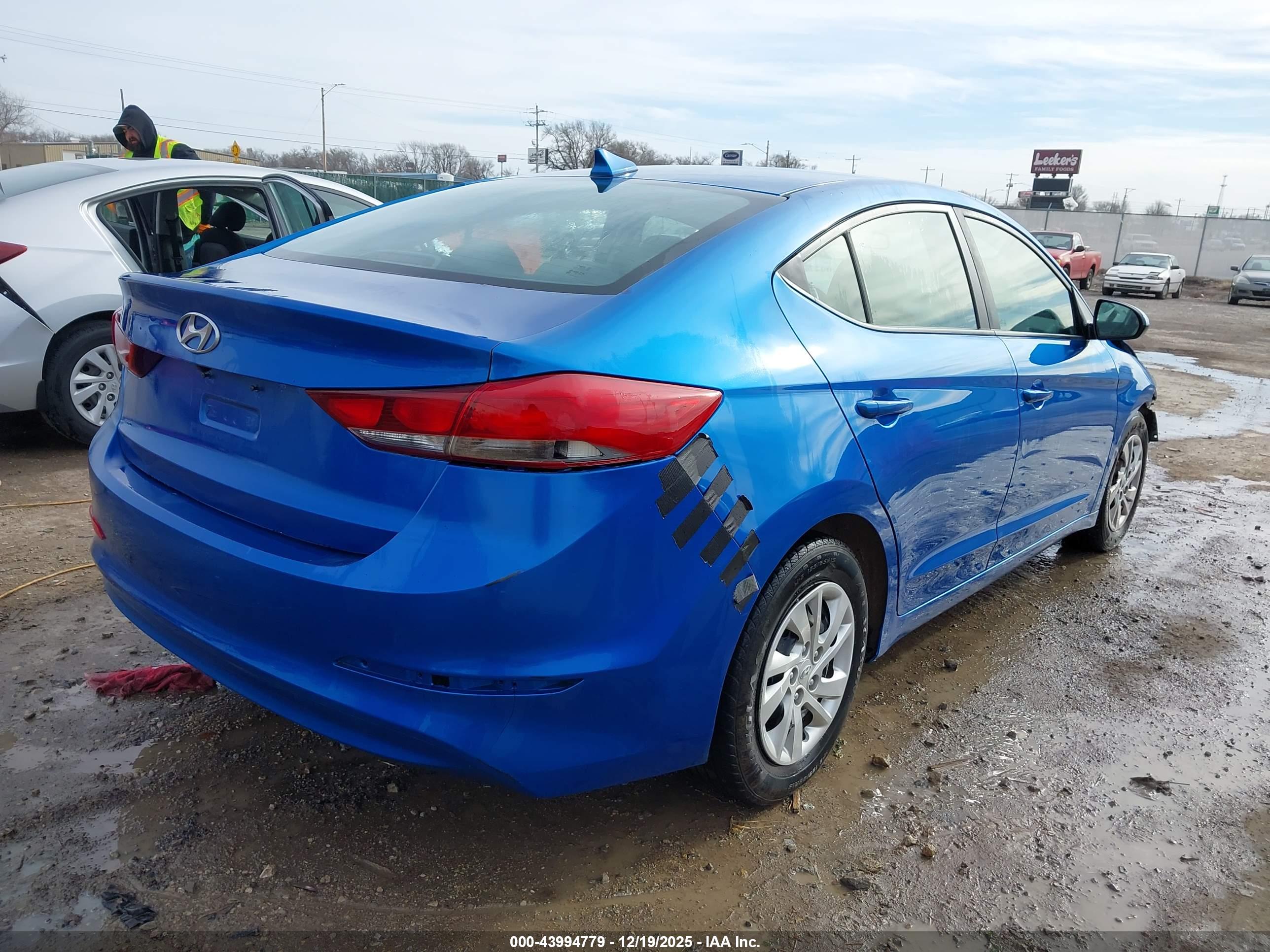 HYUNDAI ELANTRA image 4