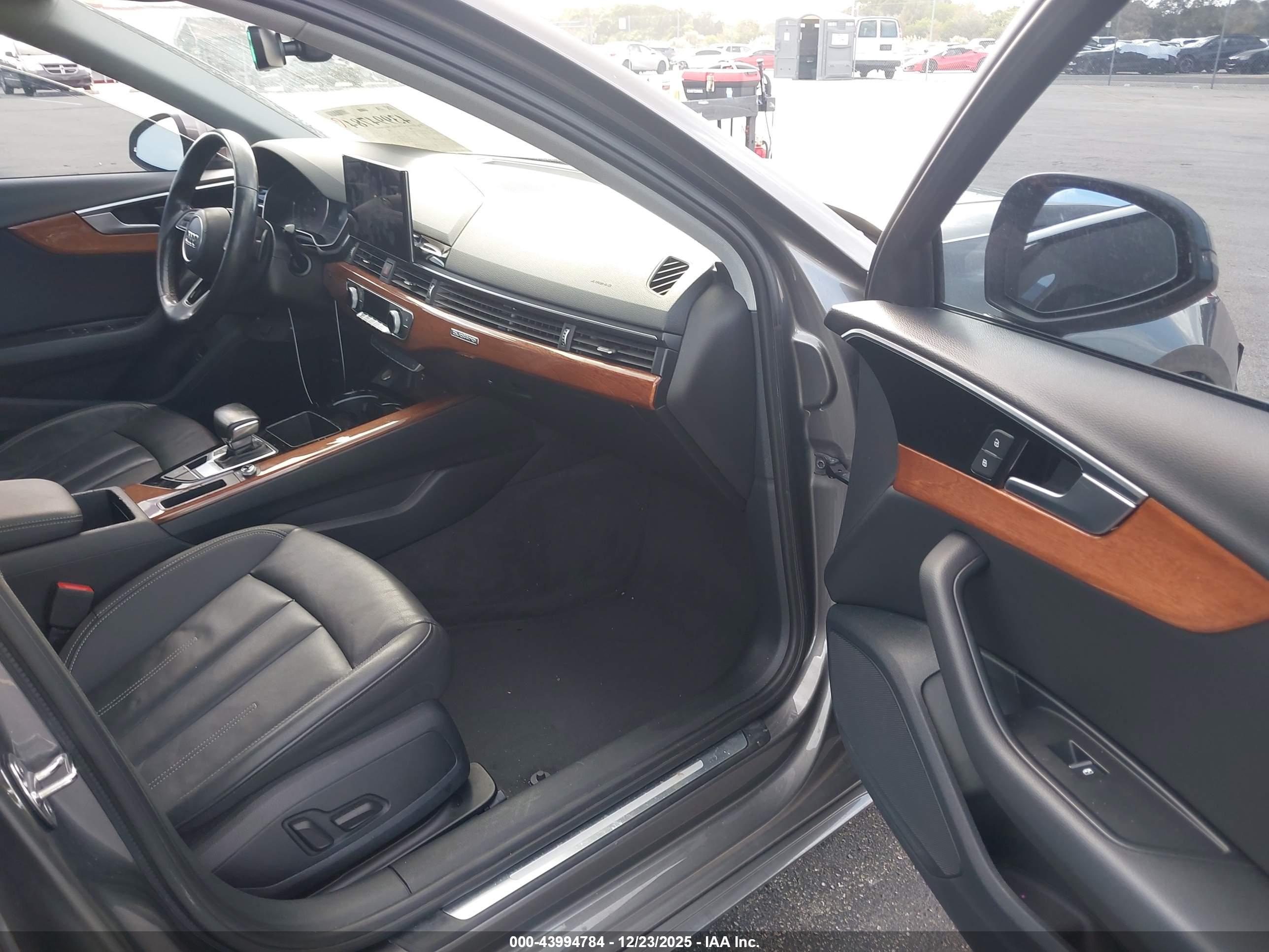 AUDI A4 image 5