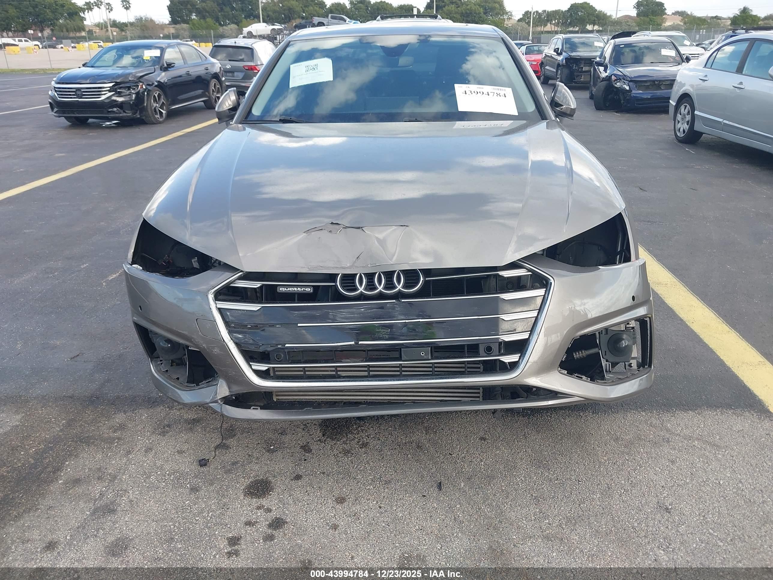 AUDI A4 image 6