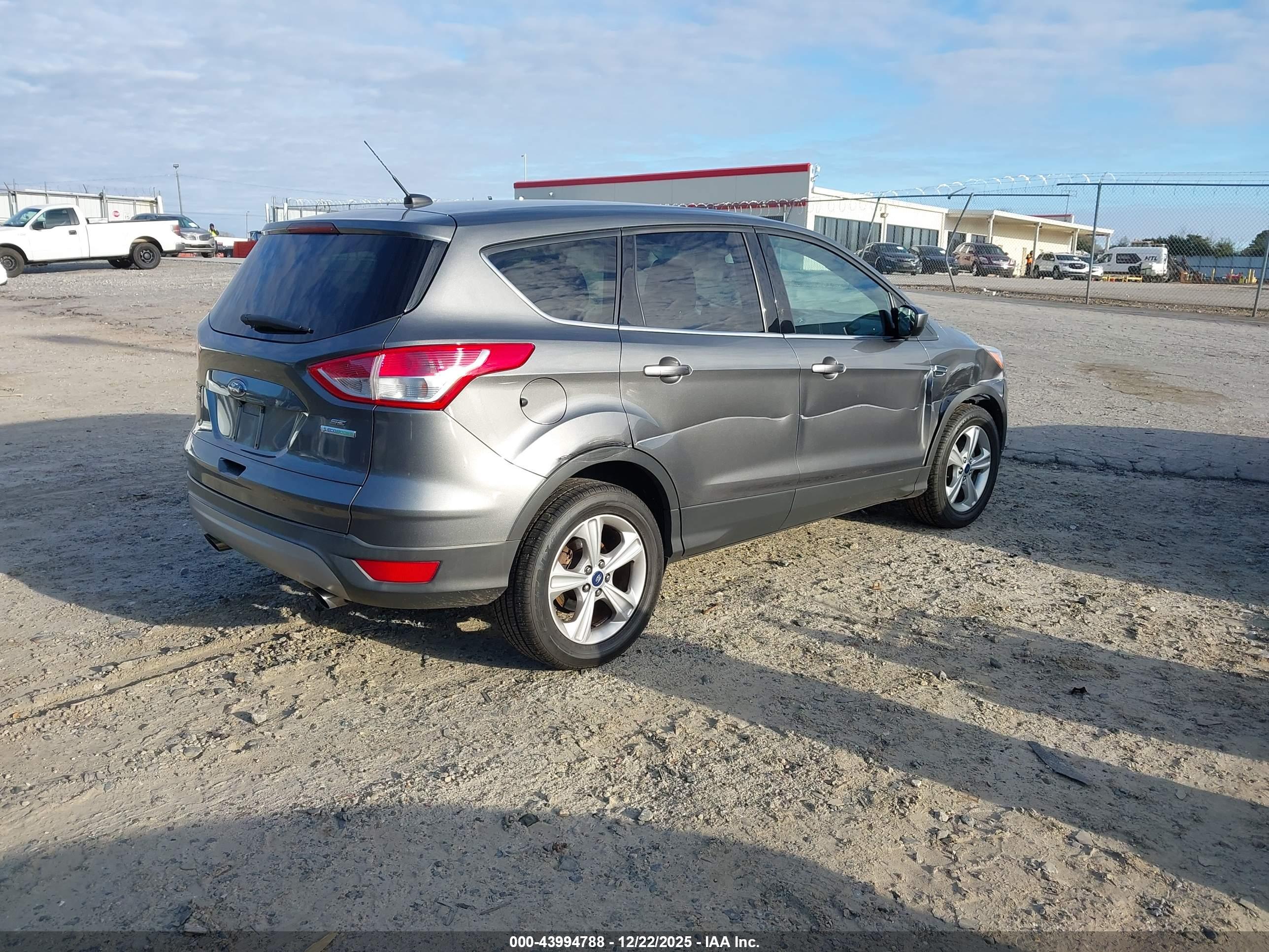 FORD ESCAPE image 4