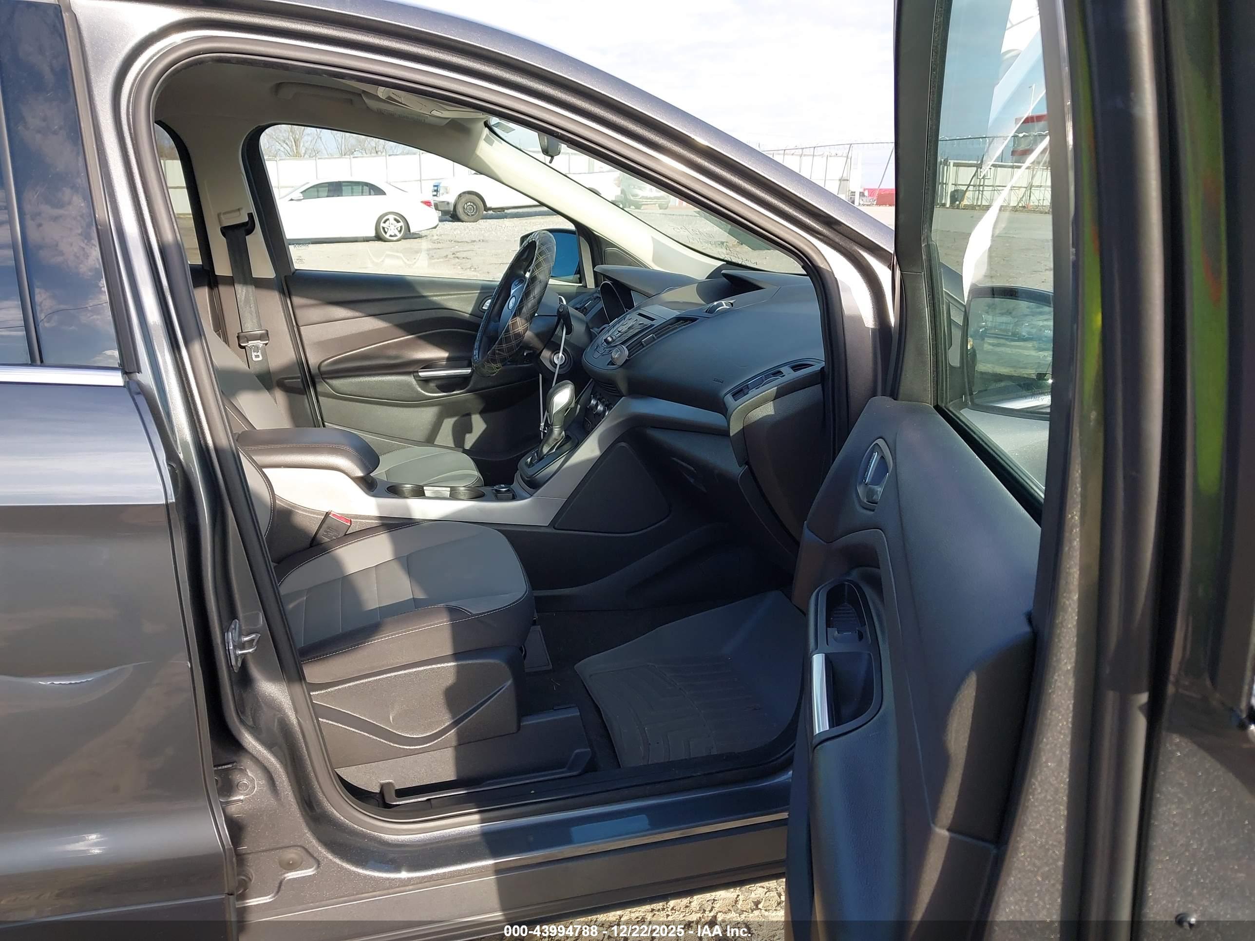 FORD ESCAPE image 5