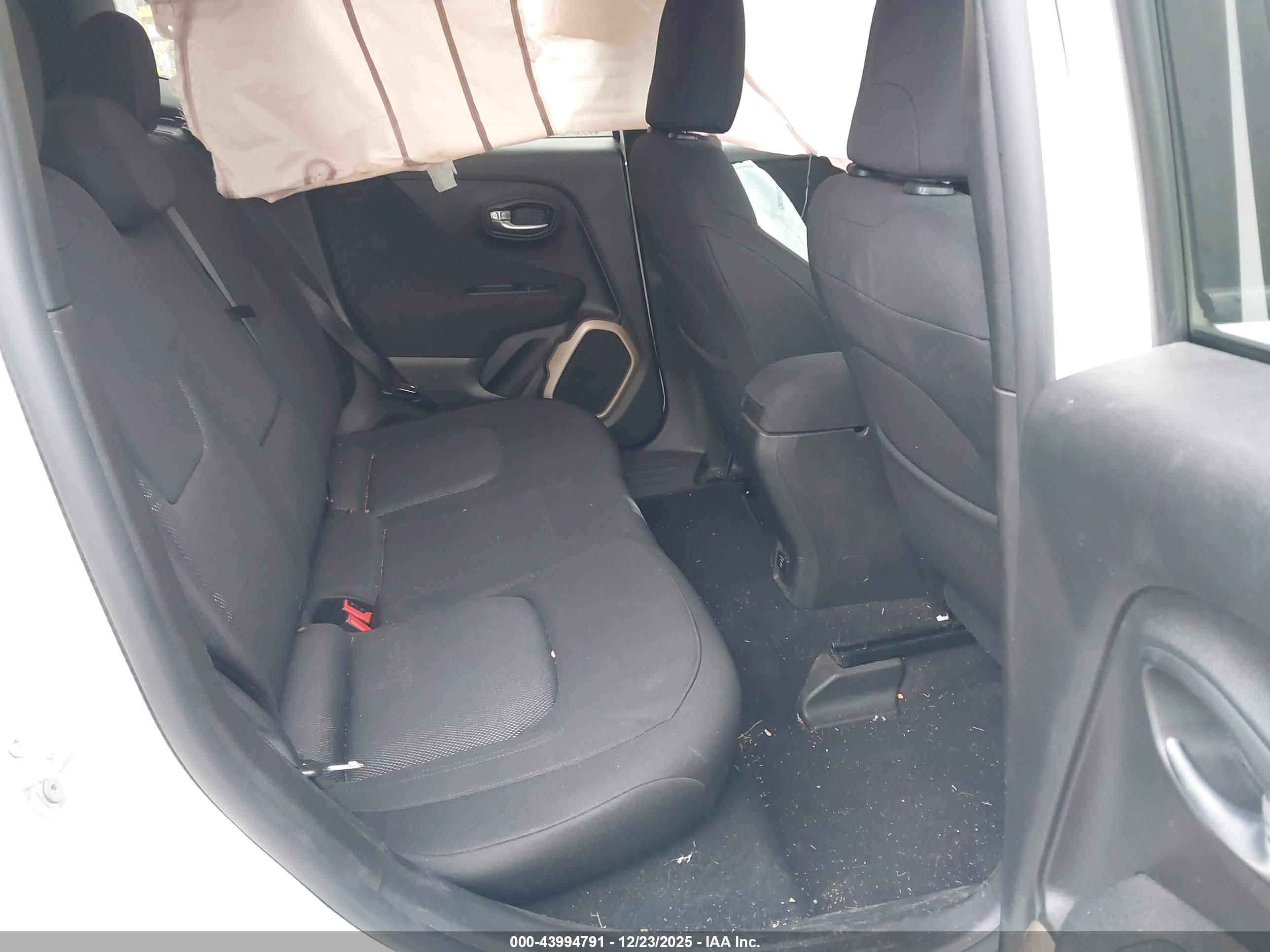 JEEP RENEGADE image 8