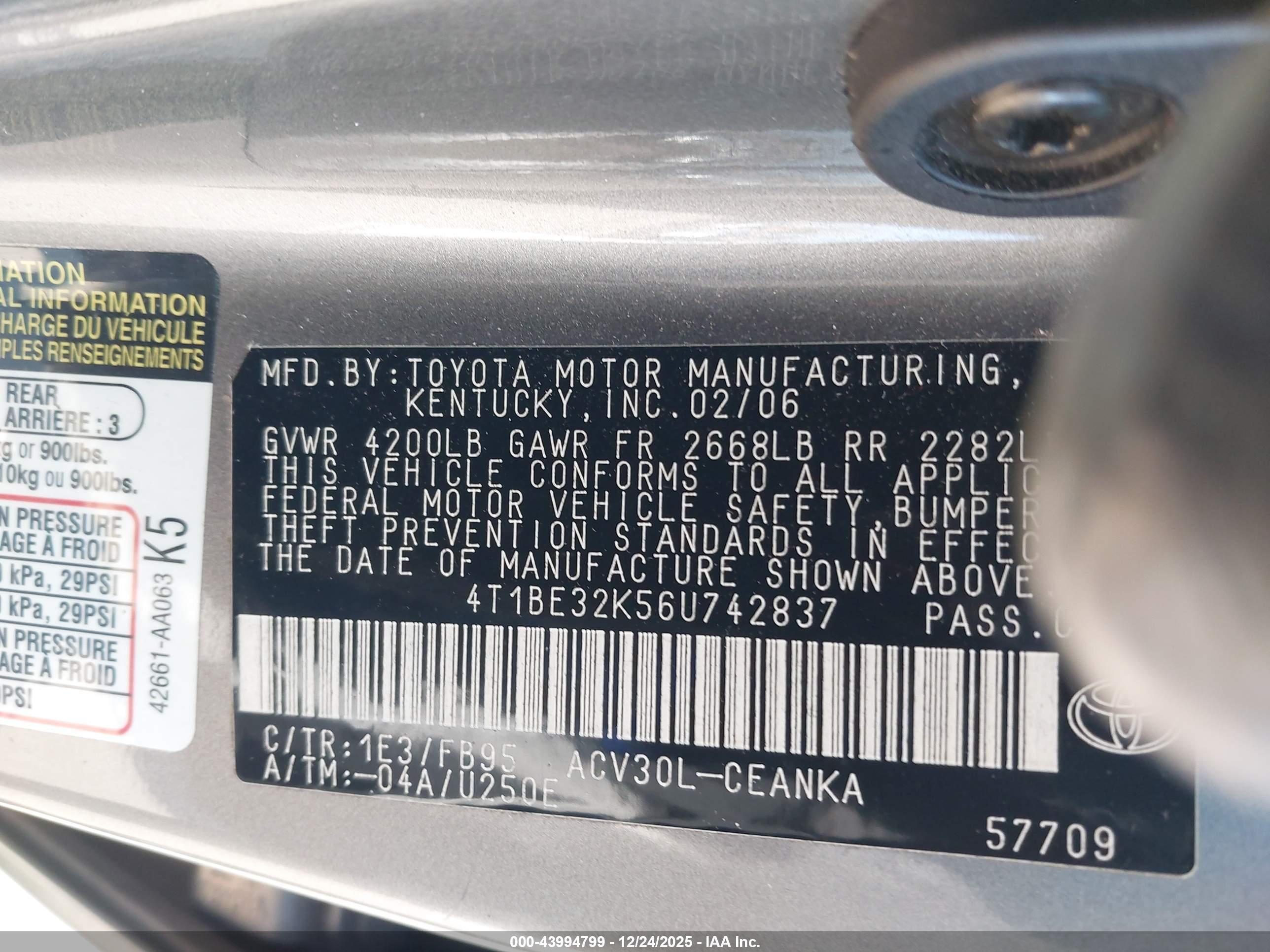 TOYOTA CAMRY image 9