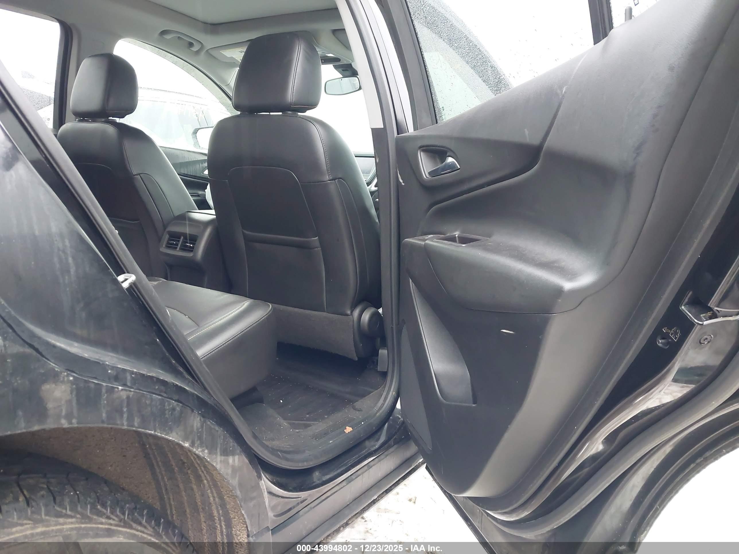 CHEVROLET EQUINOX image 8
