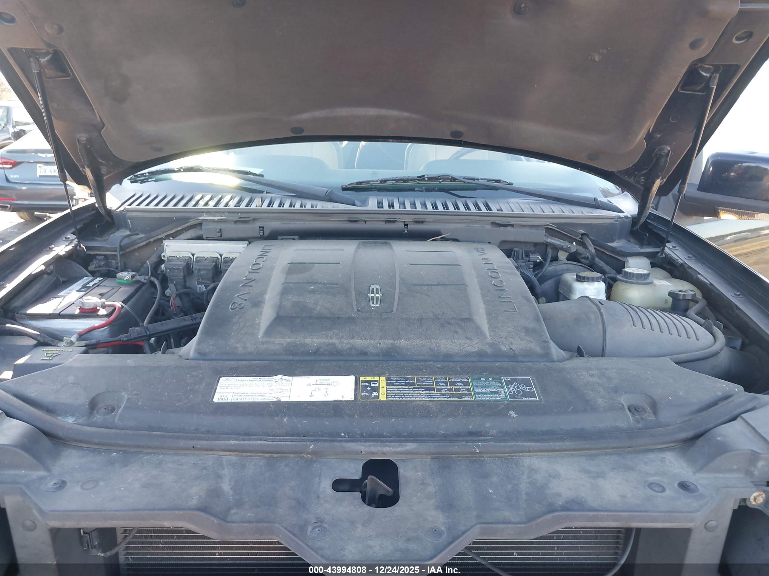 LINCOLN NAVIGATOR image 10