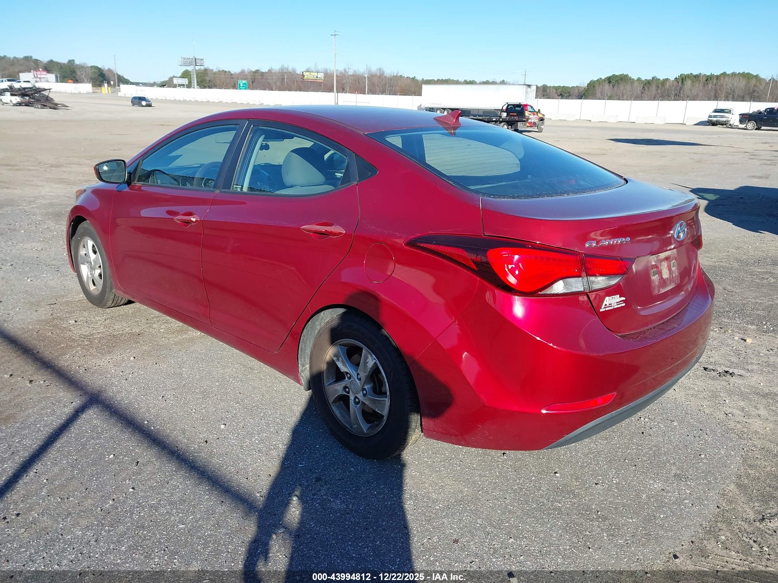 HYUNDAI ELANTRA image 3