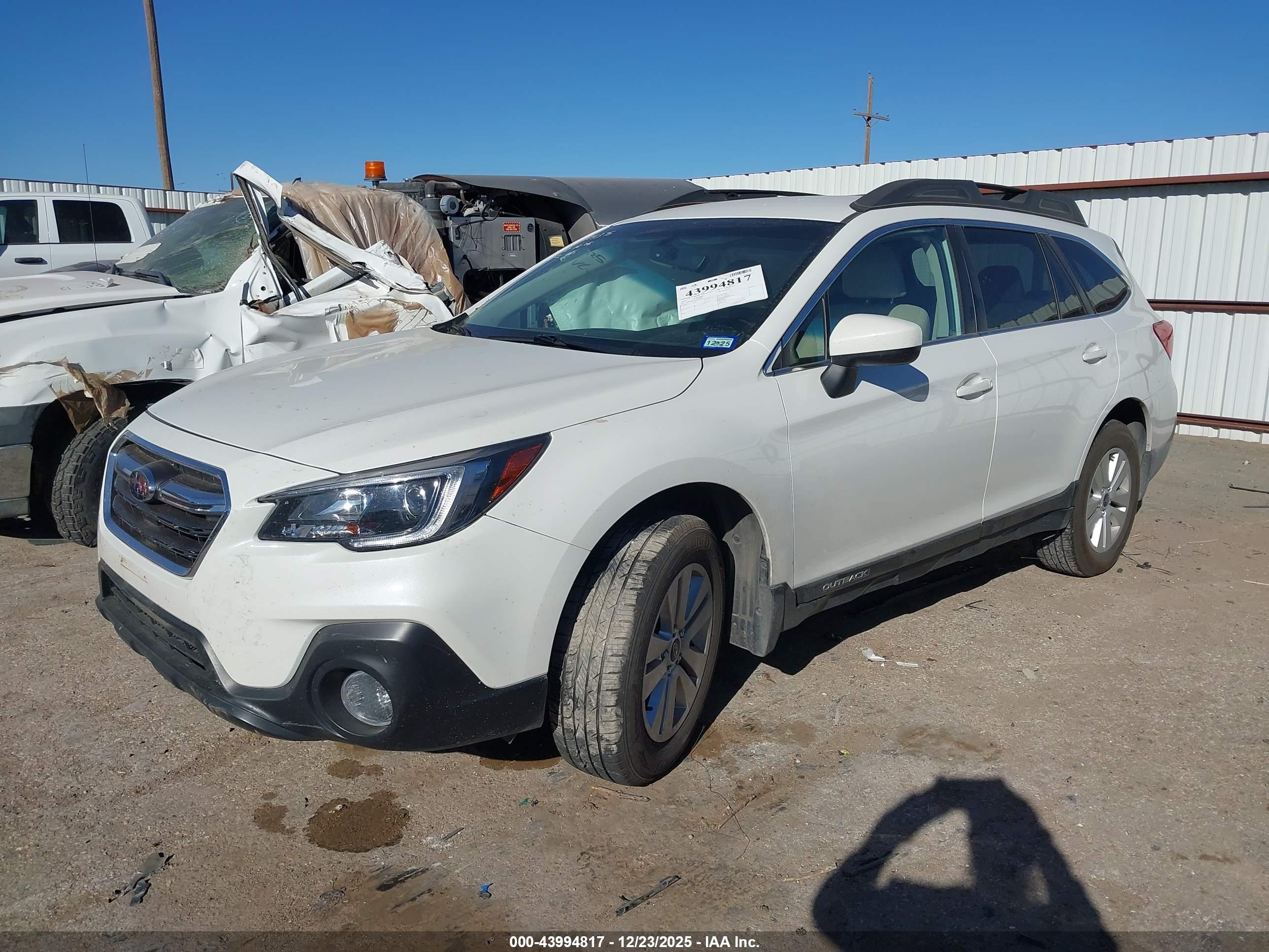 SUBARU OUTBACK image 2