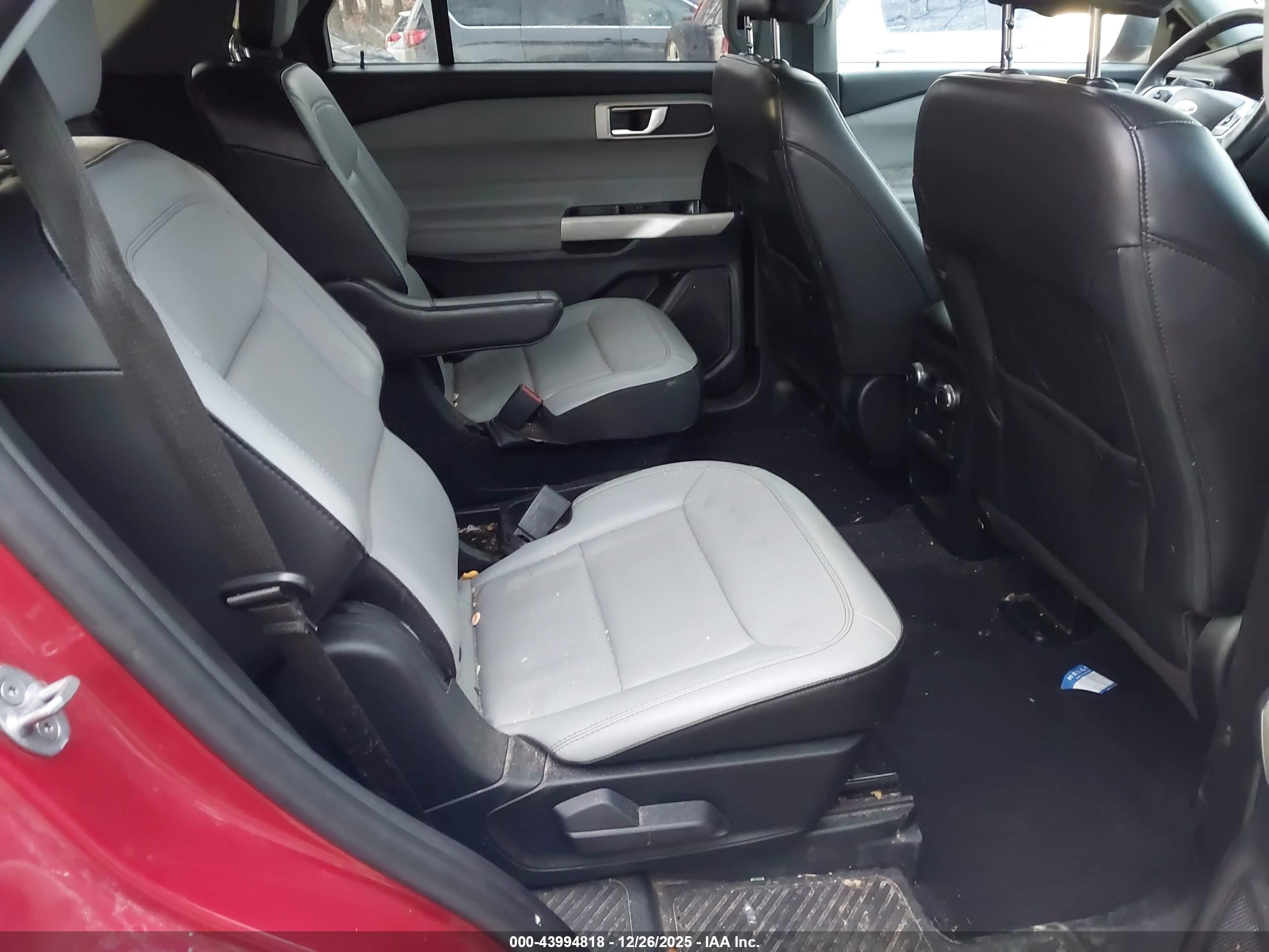 FORD EXPLORER image 8