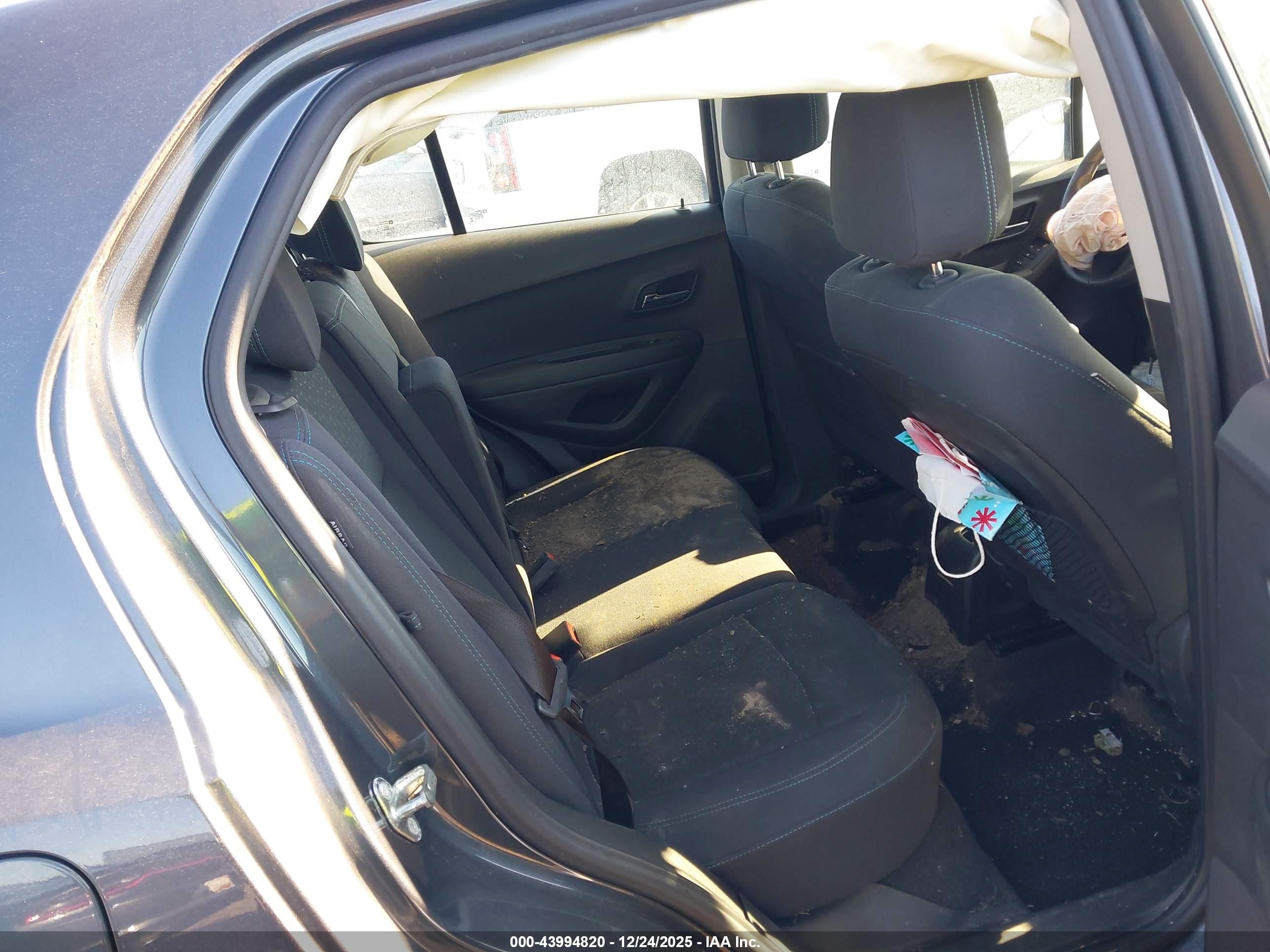 CHEVROLET TRAX image 8