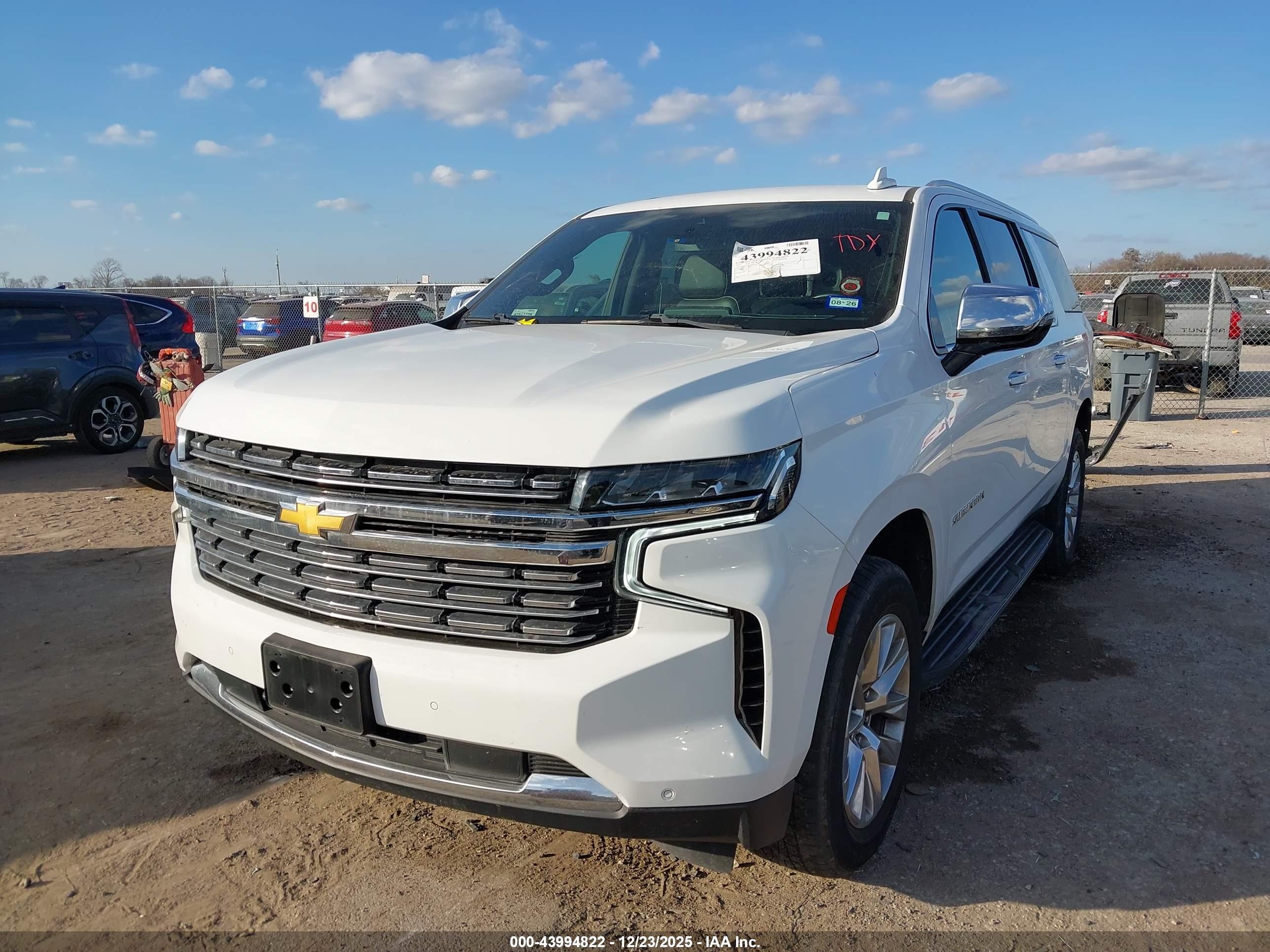 CHEVROLET SUBURBAN image 2