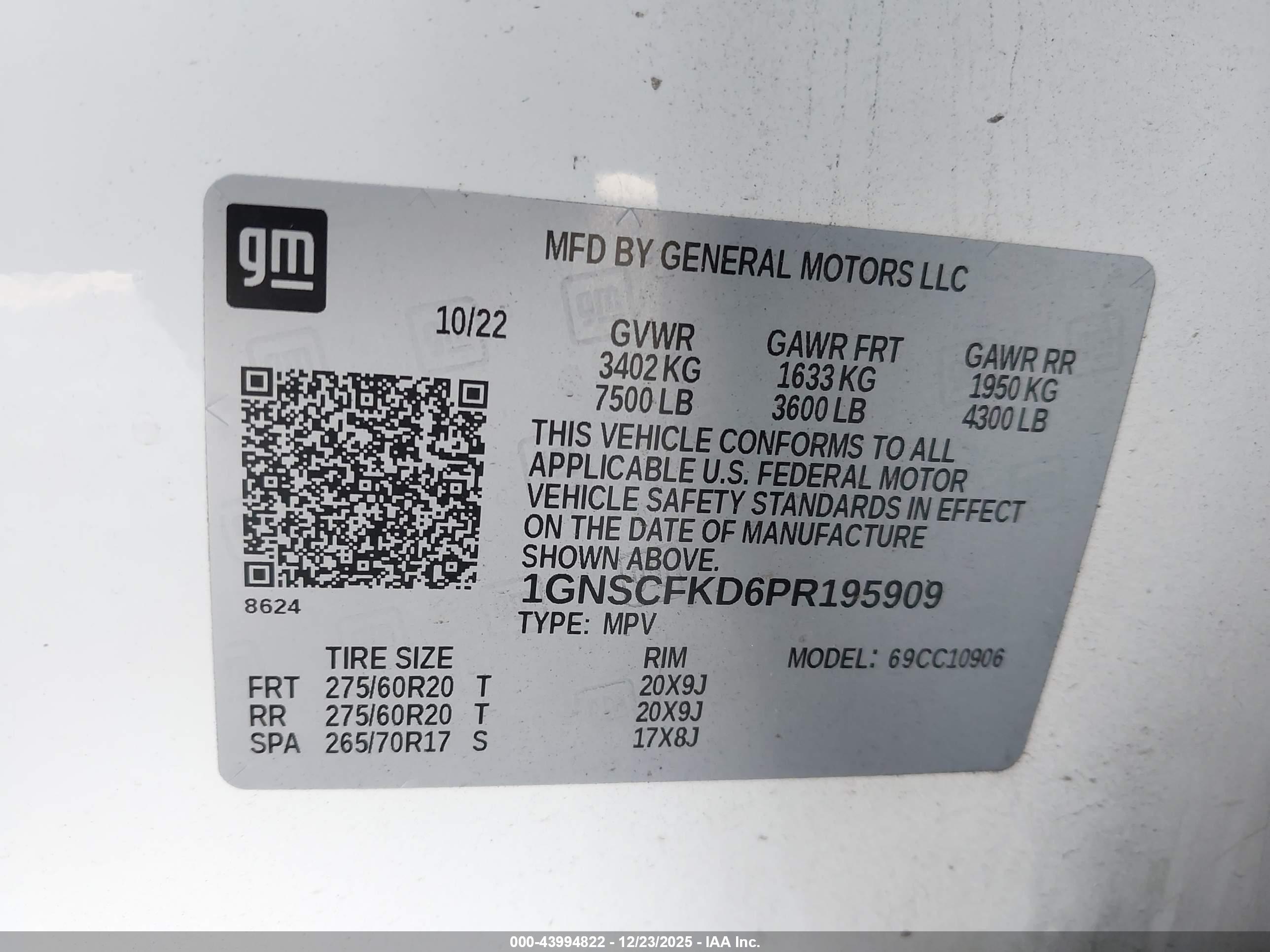 CHEVROLET SUBURBAN image 9