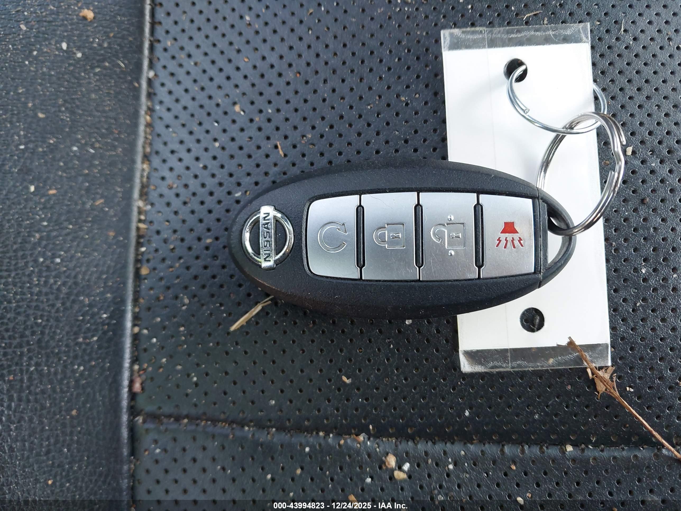 NISSAN ROGUE image 11