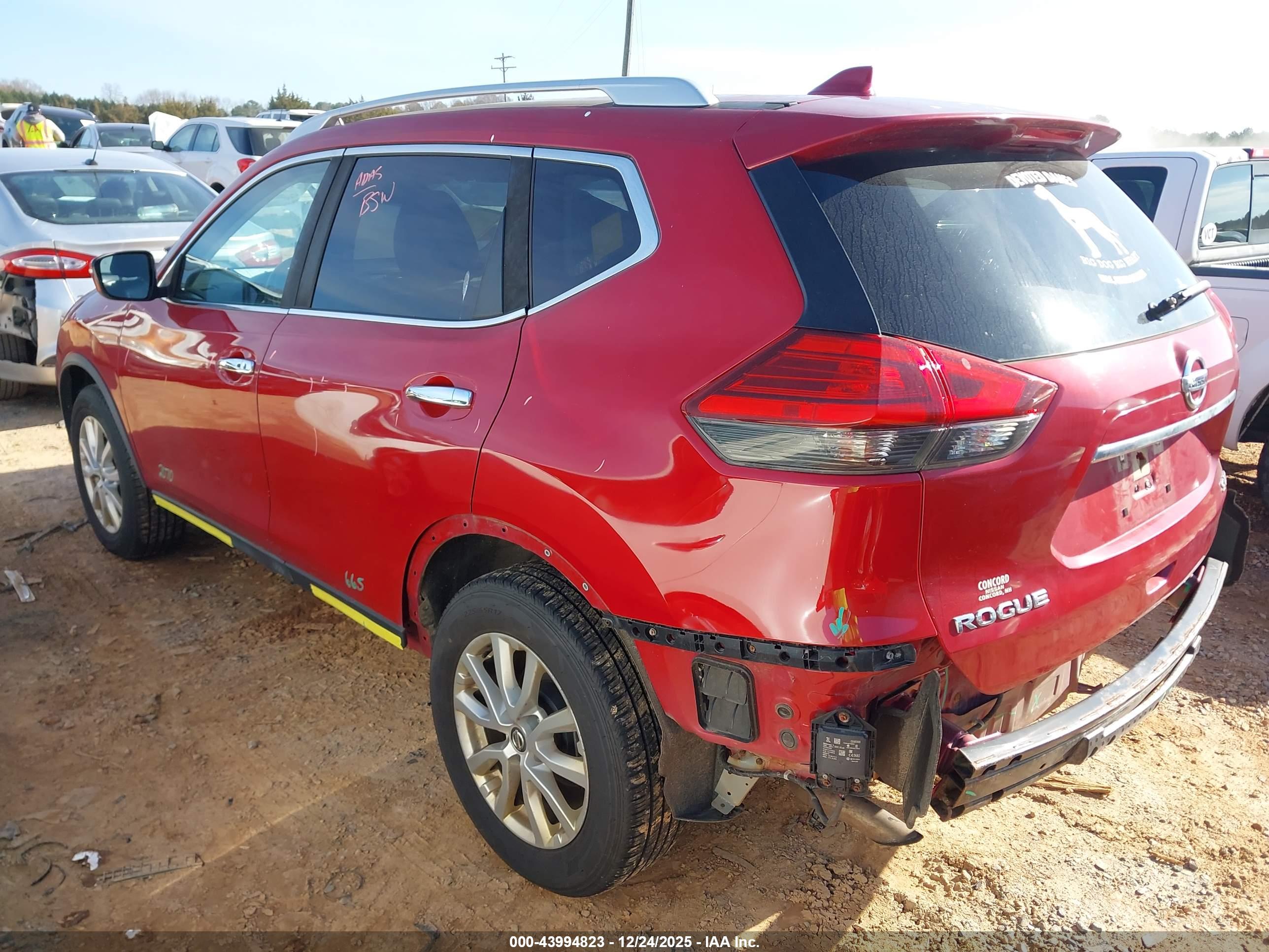 NISSAN ROGUE image 3