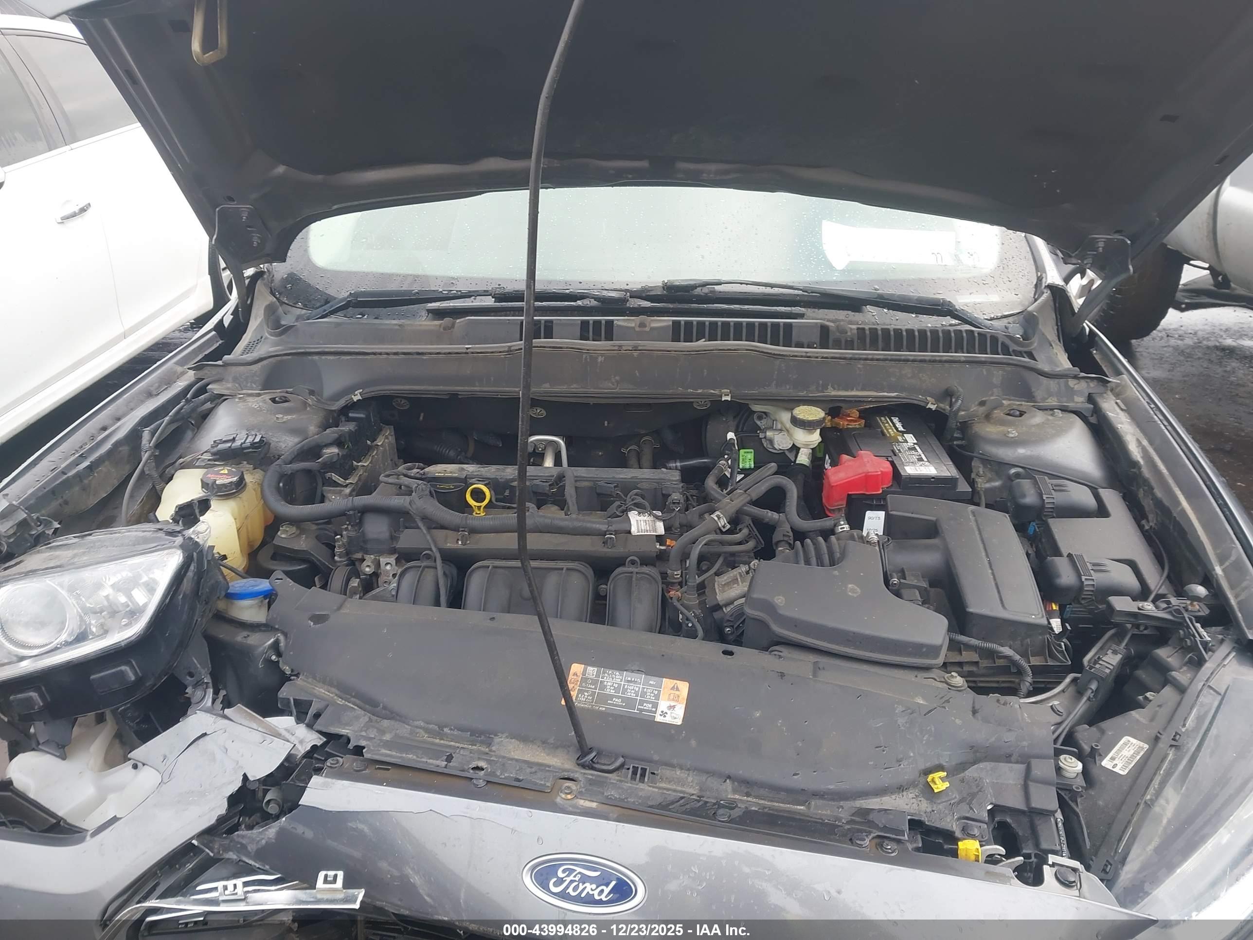 FORD FUSION image 10