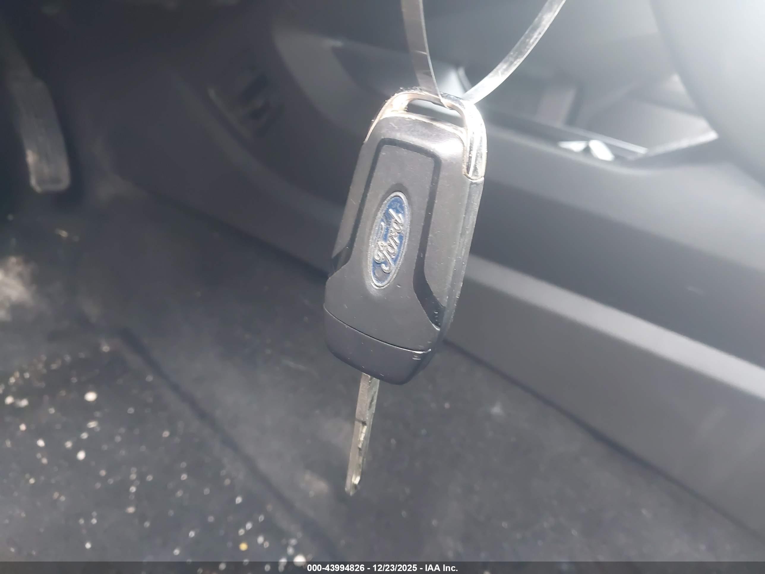 FORD FUSION image 11