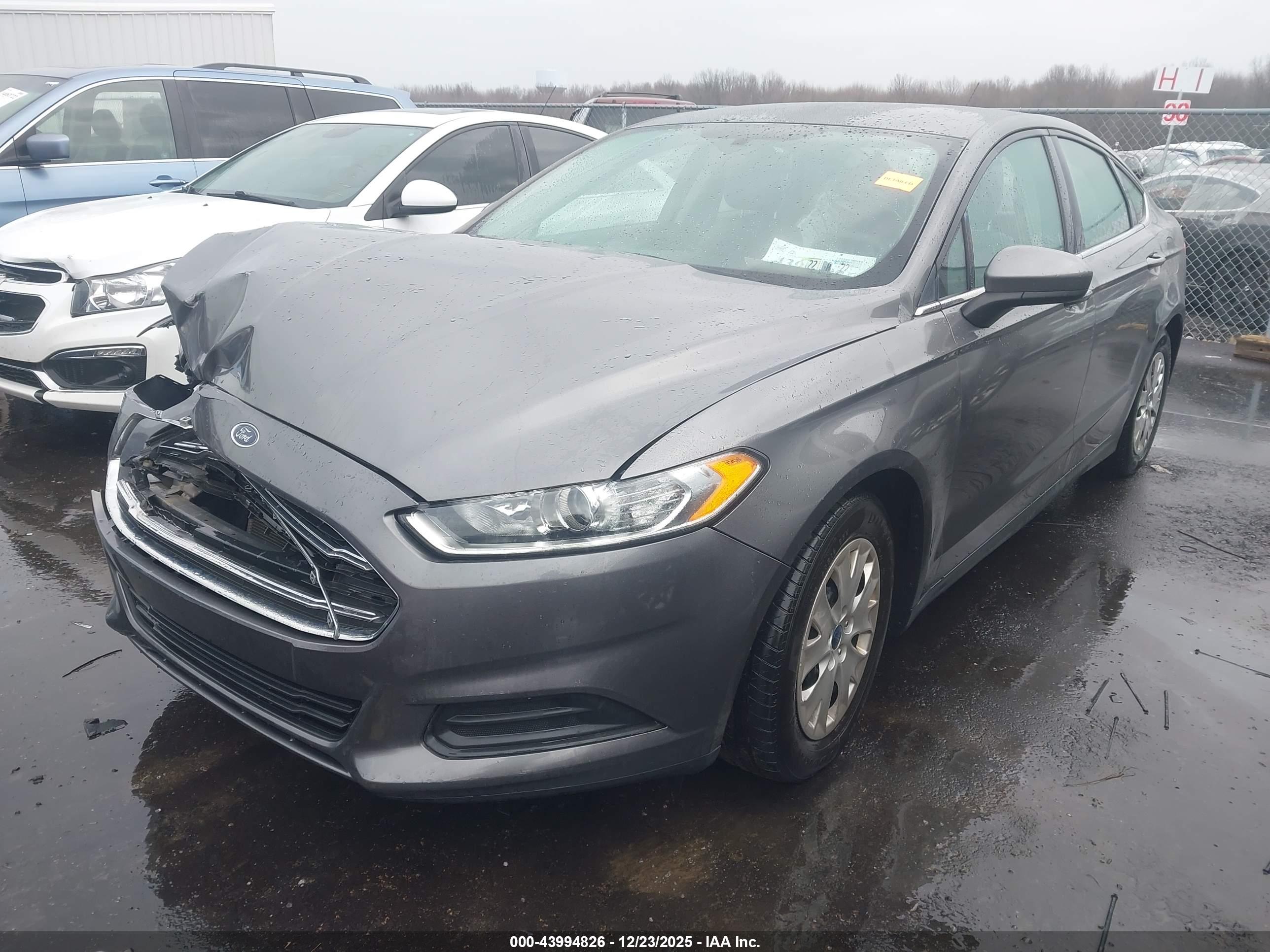 FORD FUSION image 2