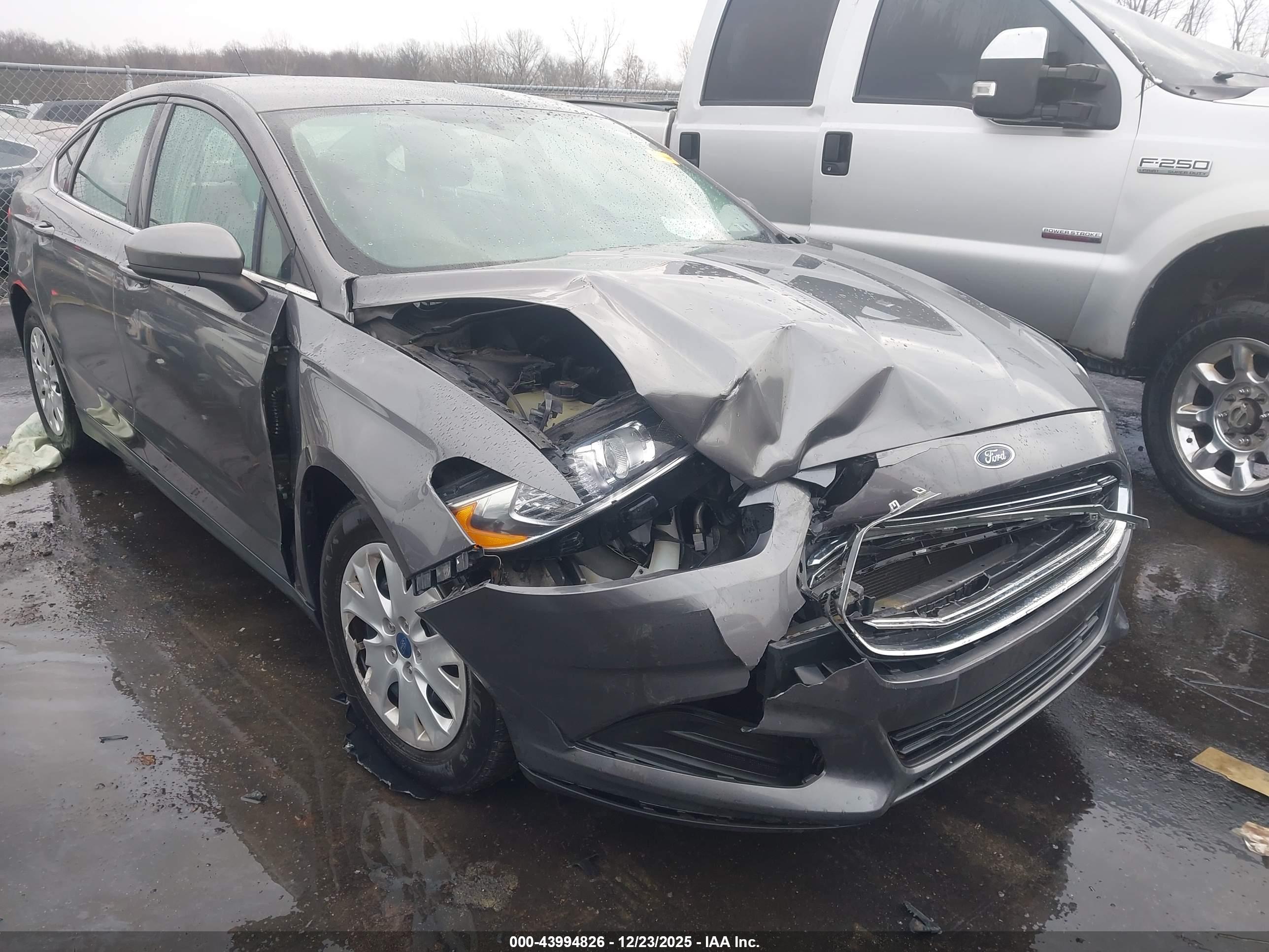 FORD FUSION image 6