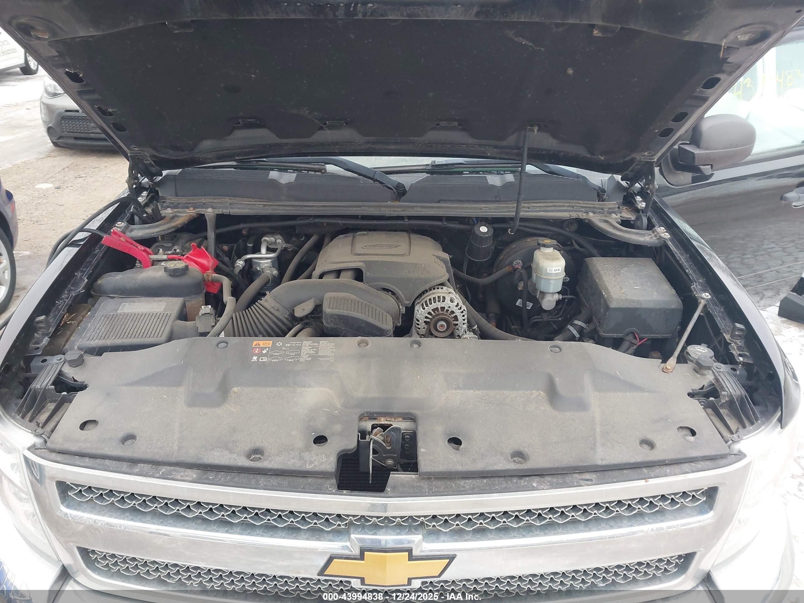 CHEVROLET SILVERADO image 10