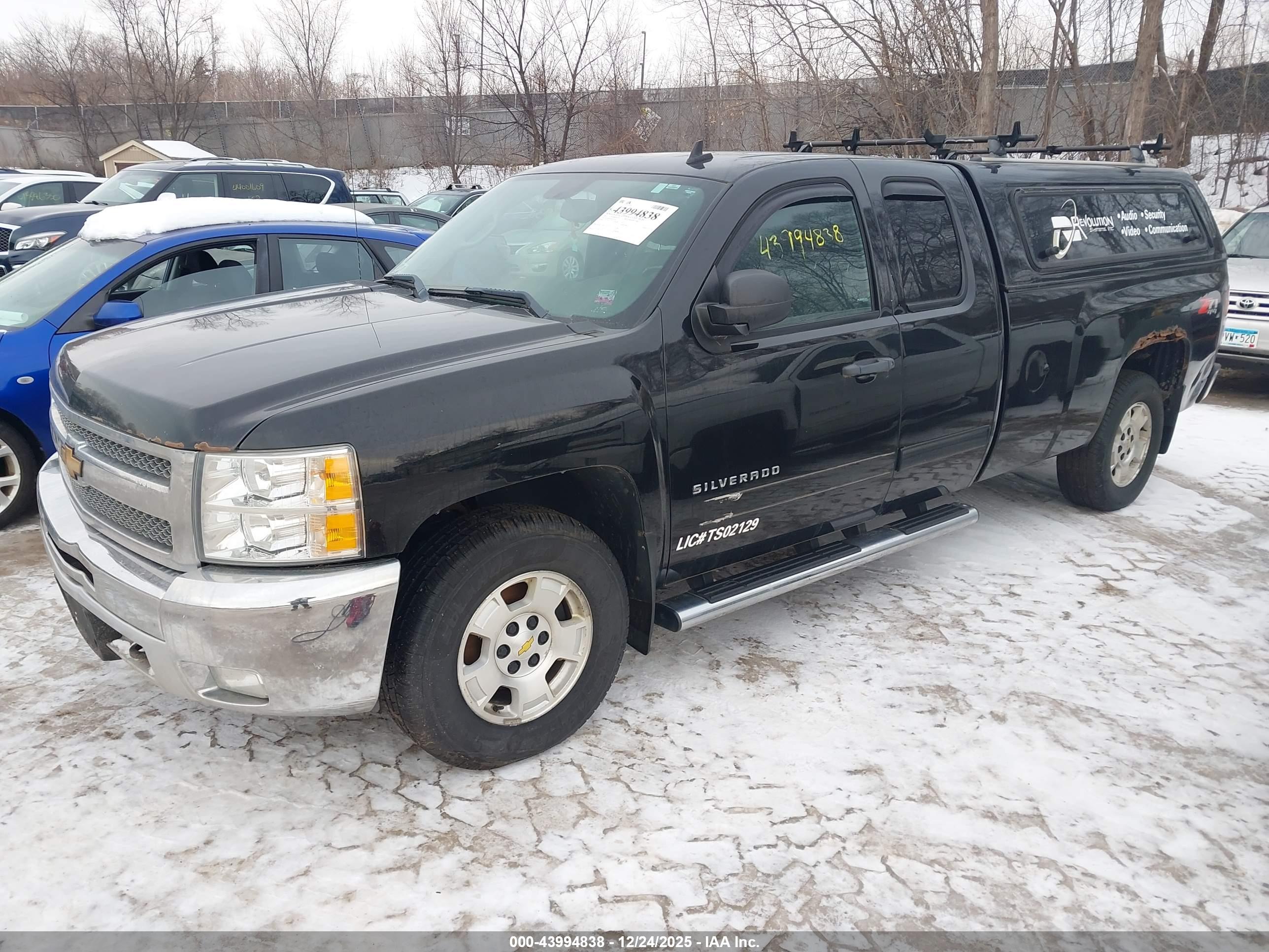 CHEVROLET SILVERADO image 2