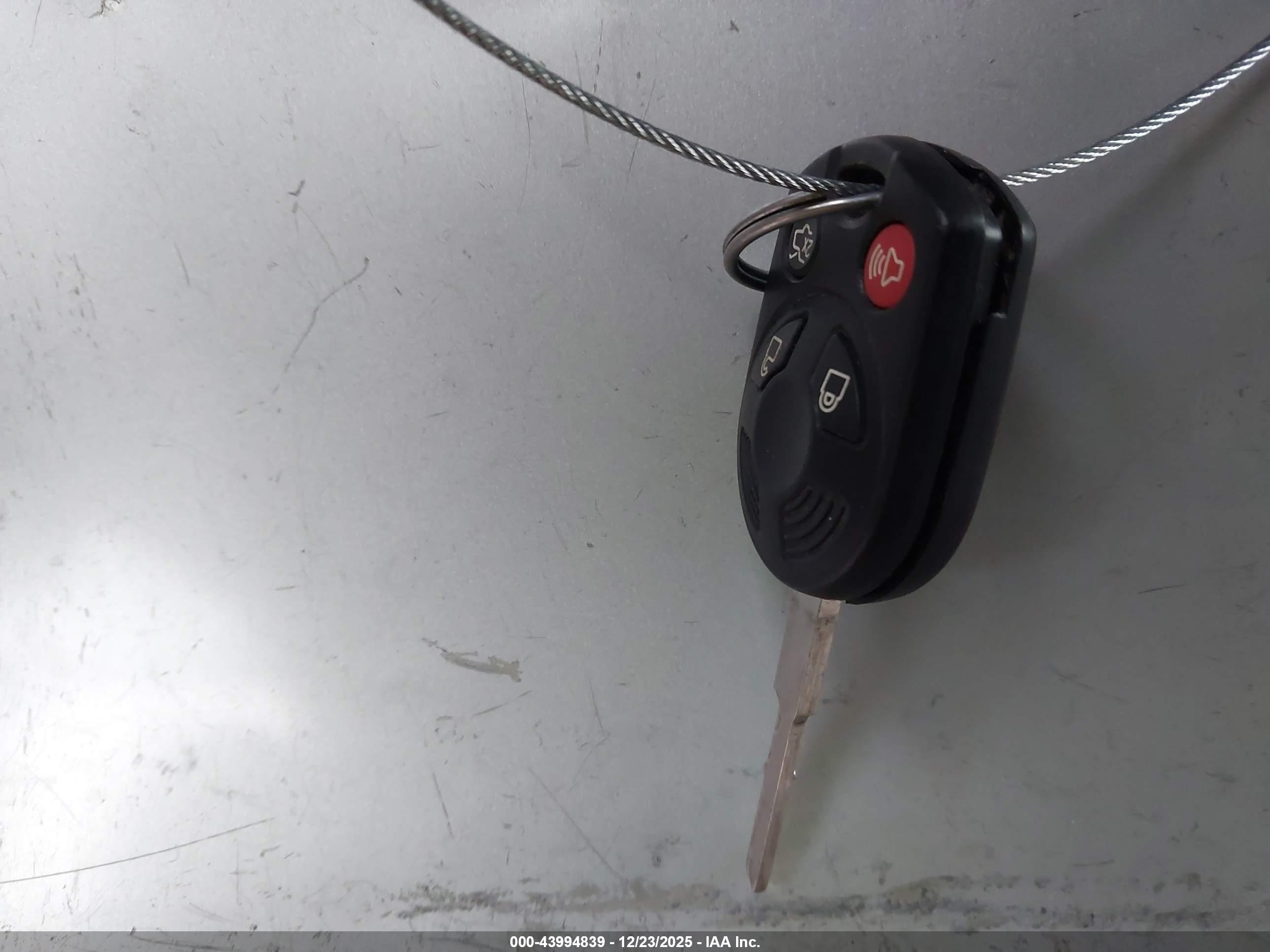 FORD ESCAPE image 11