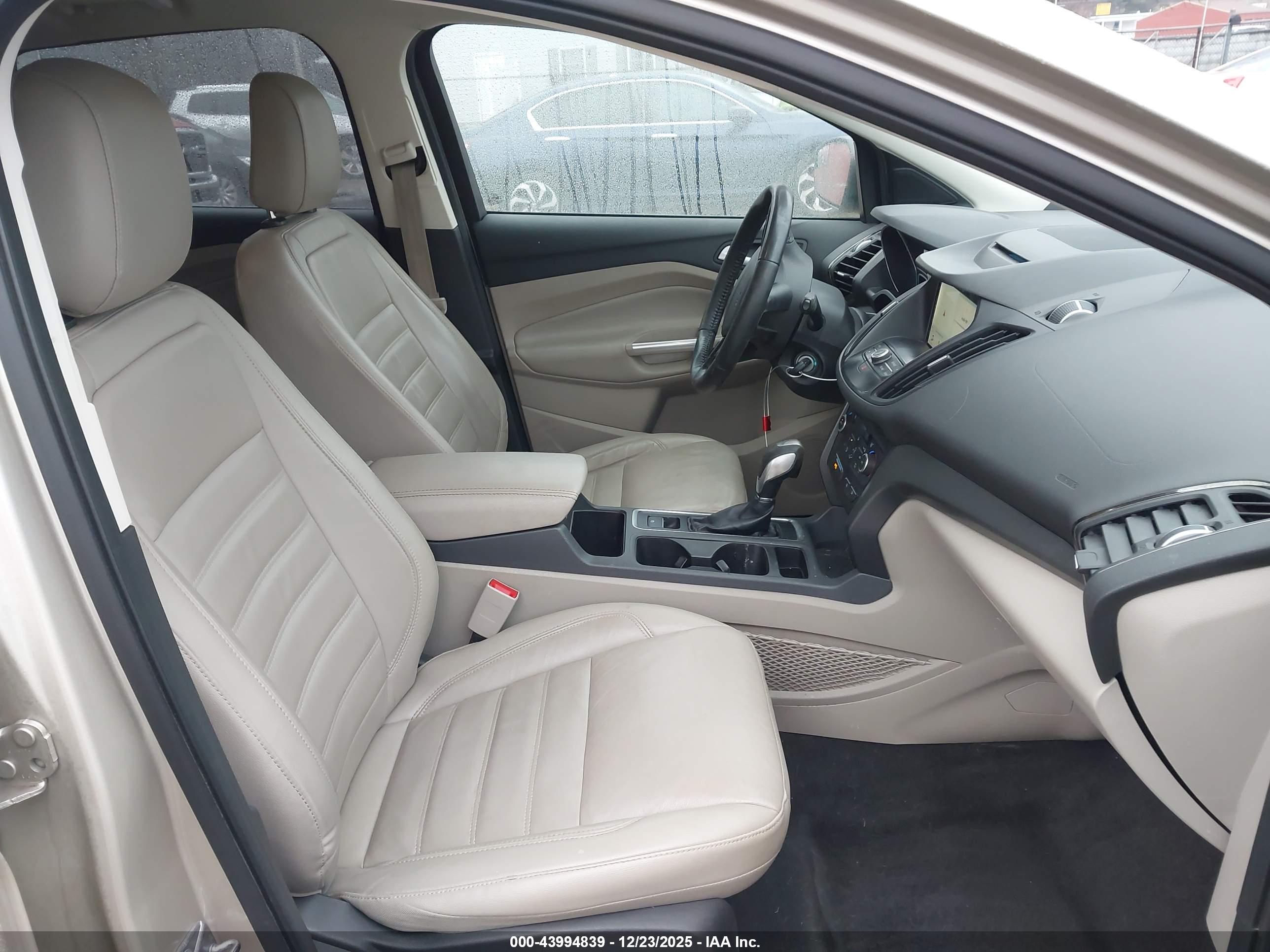 FORD ESCAPE image 5