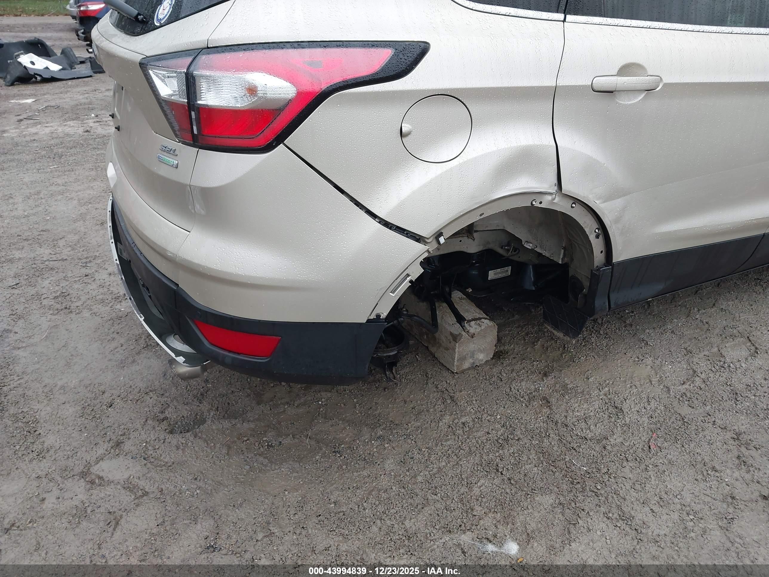FORD ESCAPE image 6