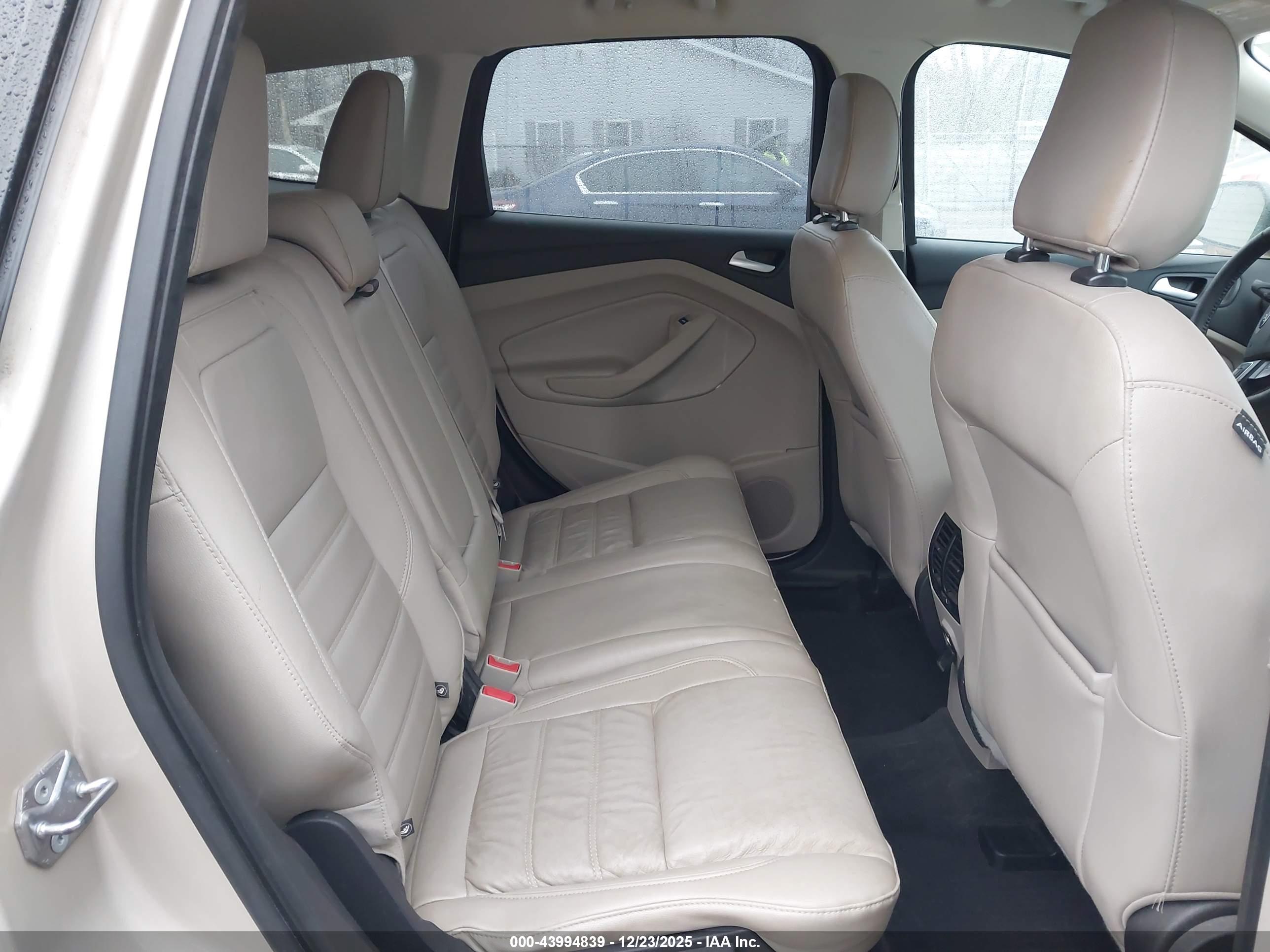 FORD ESCAPE image 8