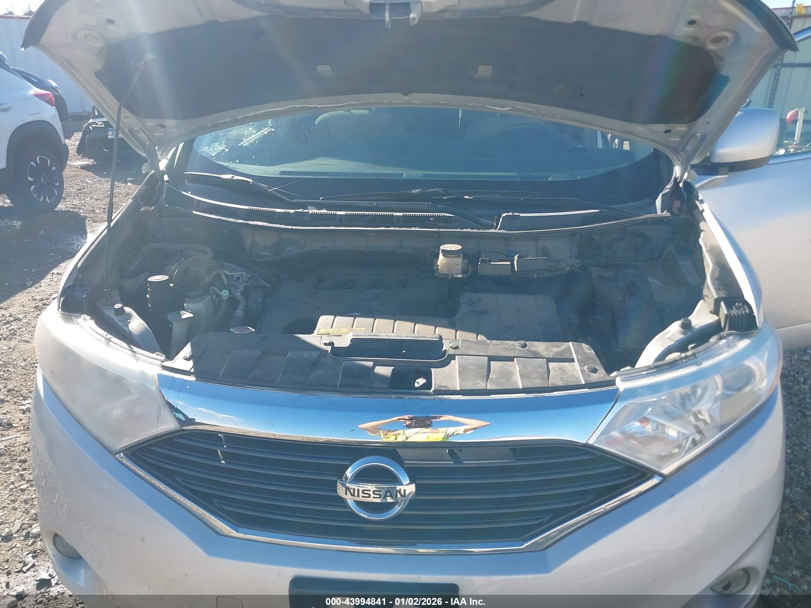 NISSAN QUEST image 10