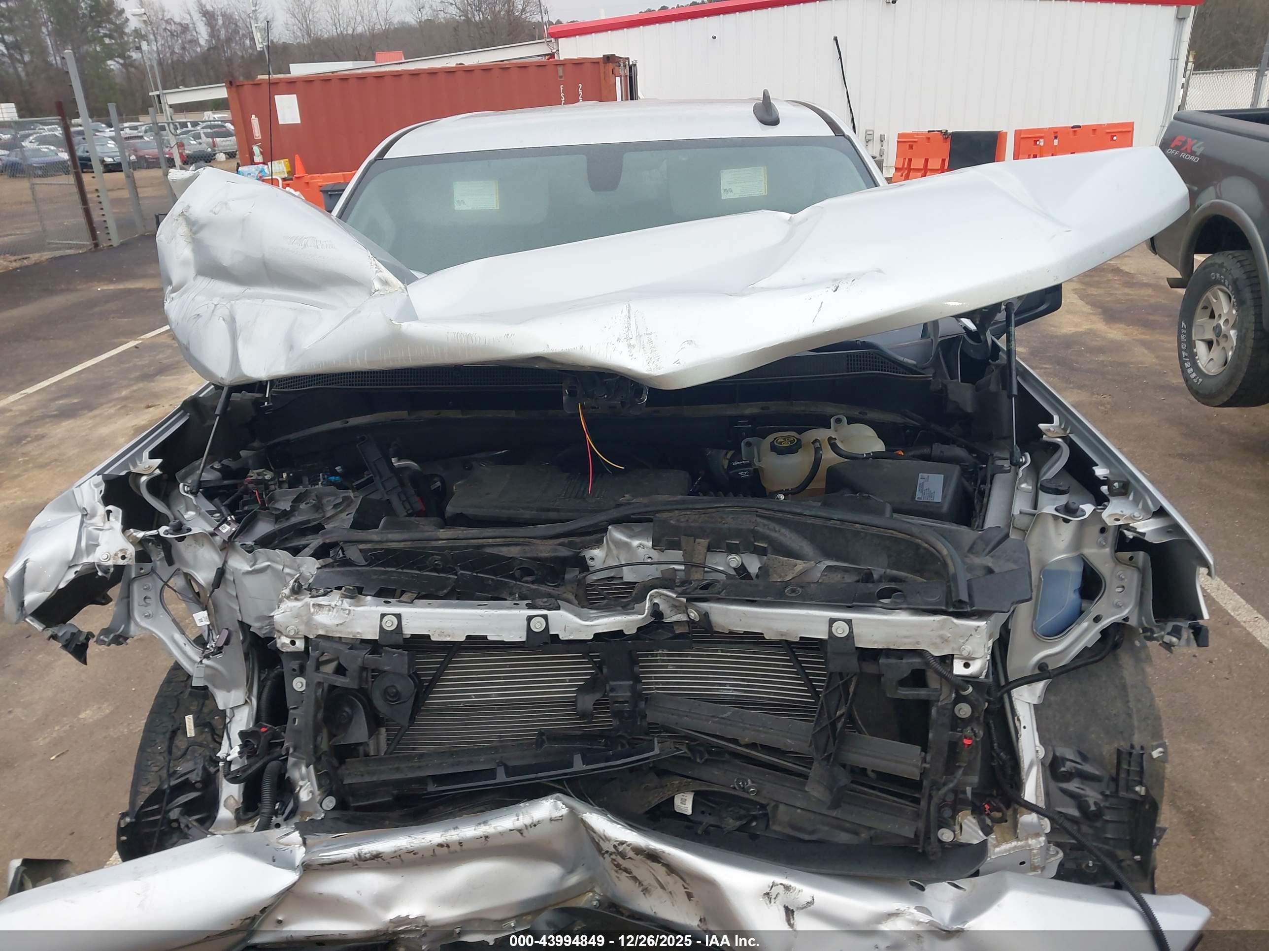 CHEVROLET SILVERADO image 10