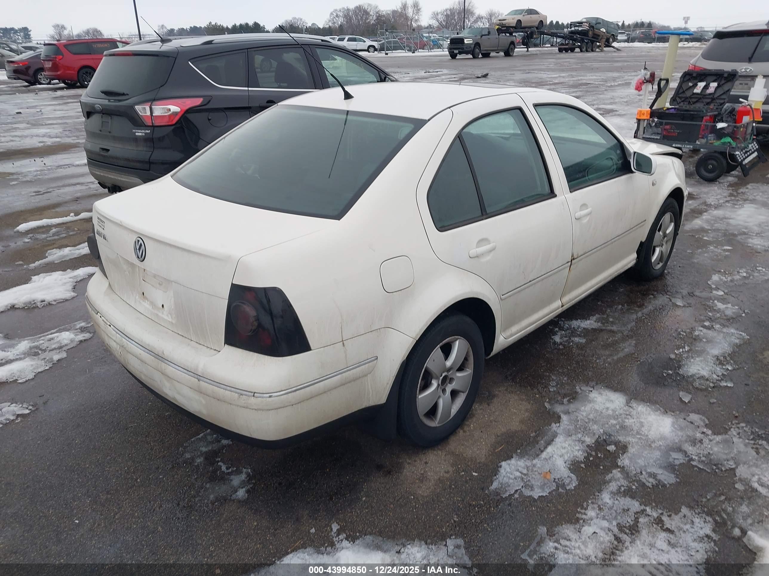 VOLKSWAGEN JETTA image 4