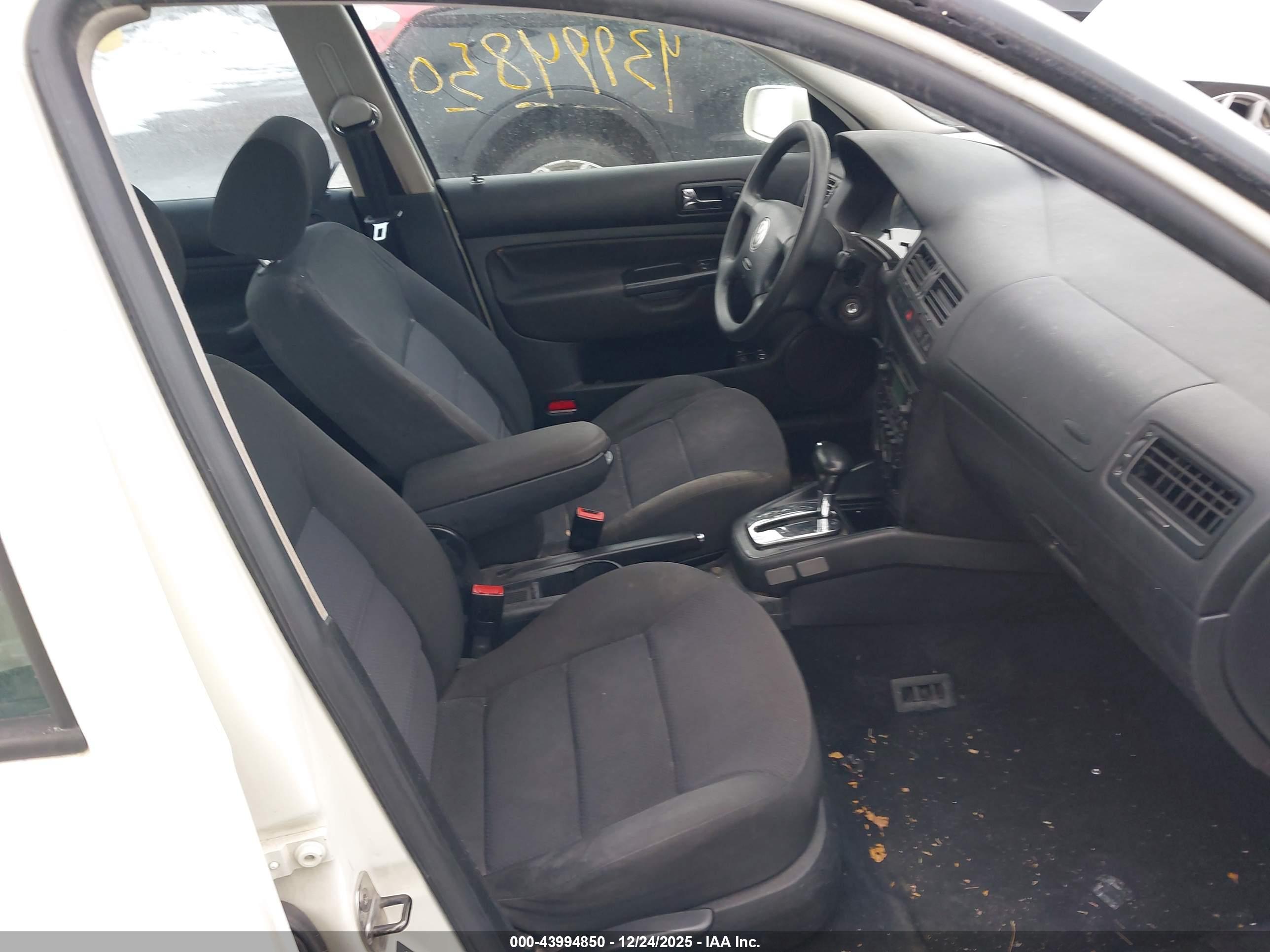 VOLKSWAGEN JETTA image 5