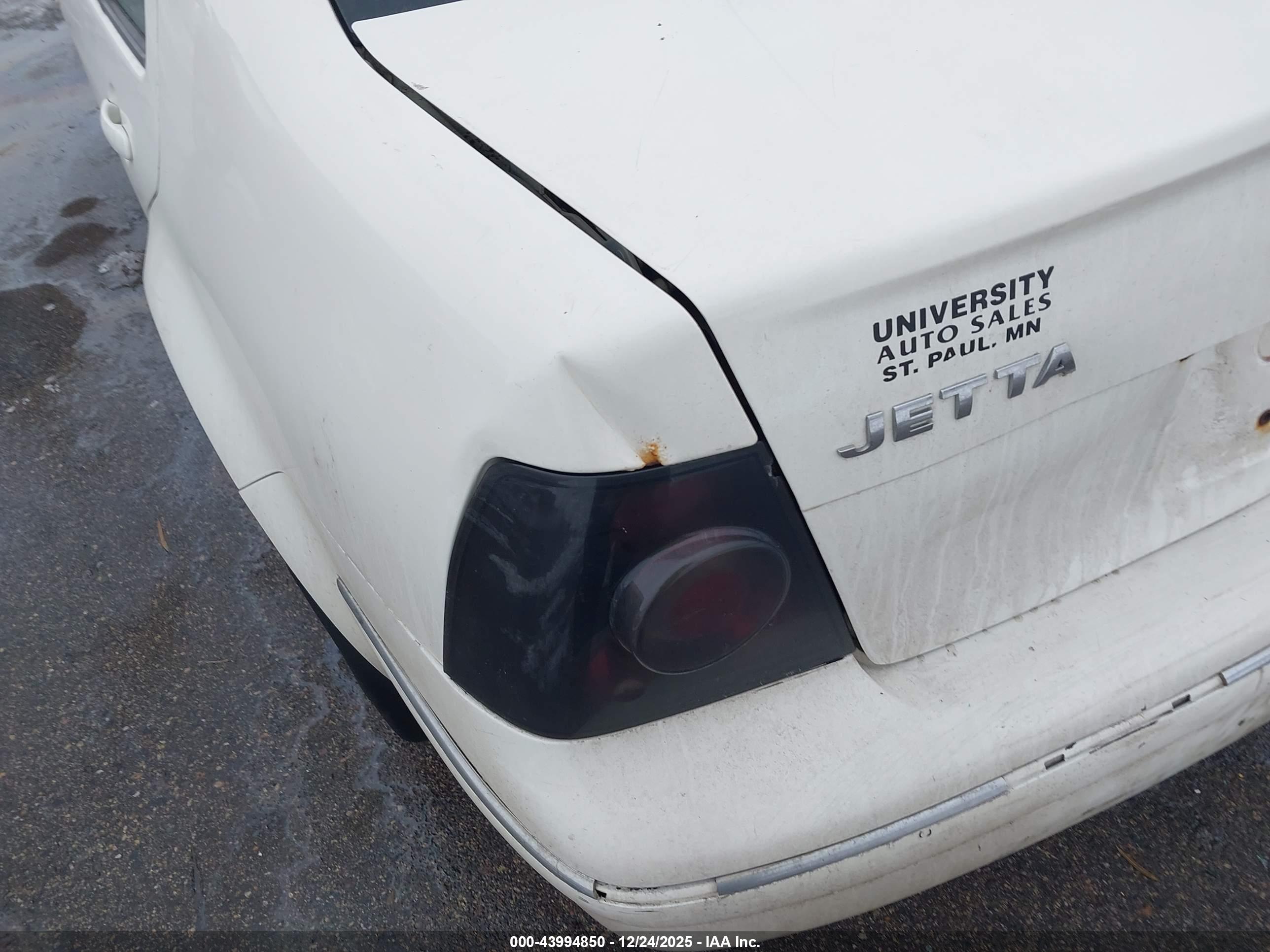 VOLKSWAGEN JETTA image 6