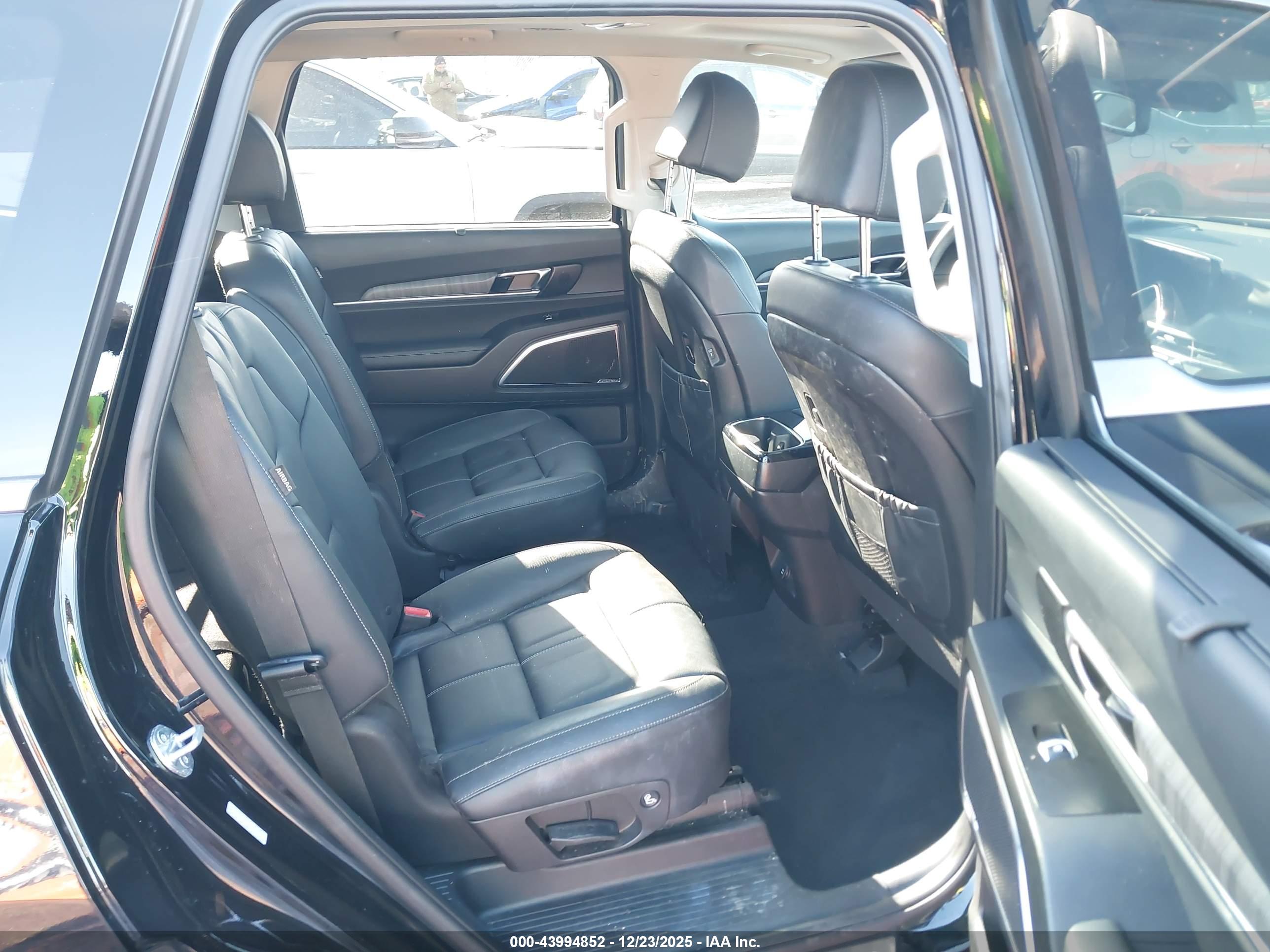 KIA TELLURIDE image 8