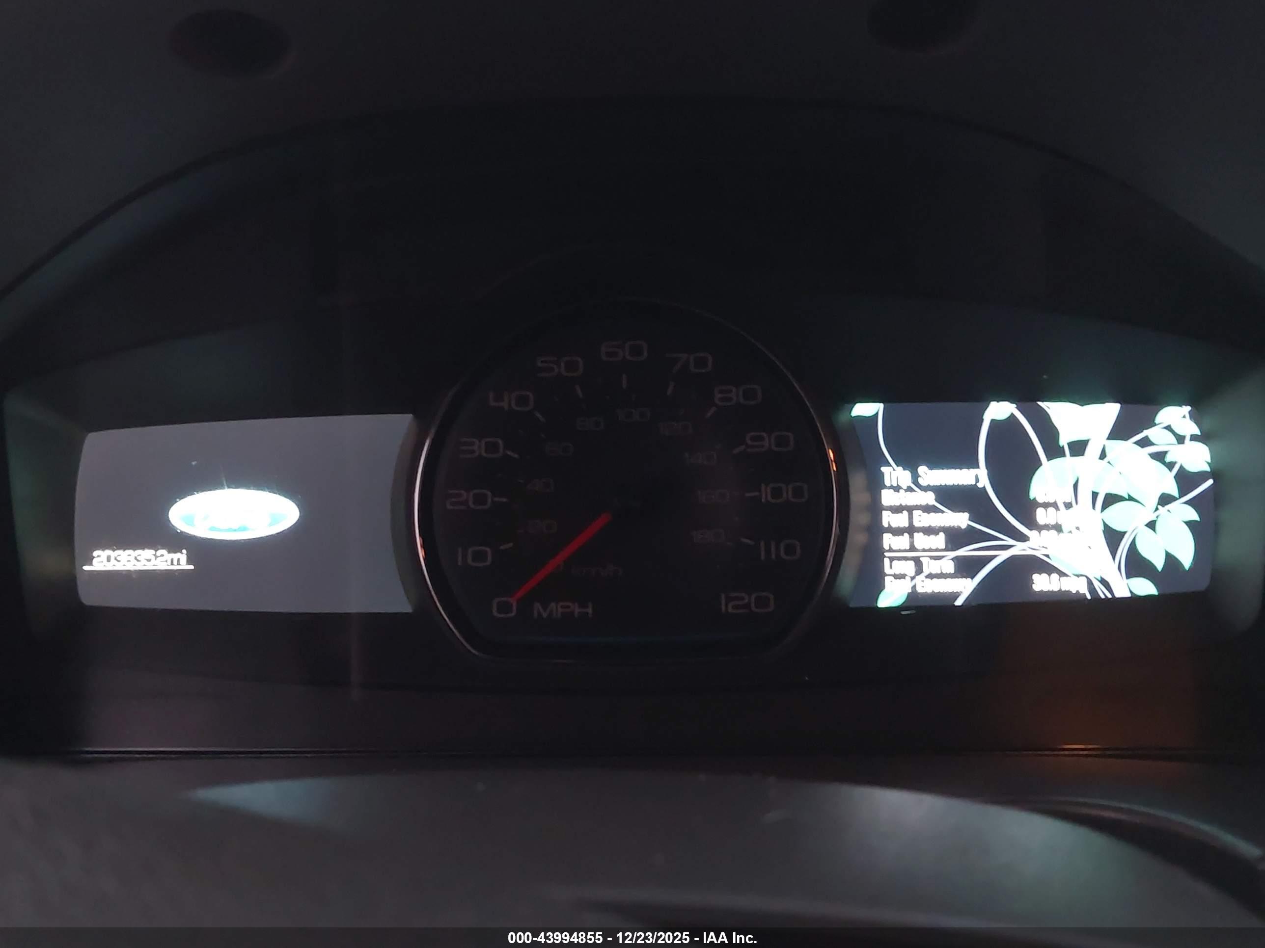 FORD FUSION image 7