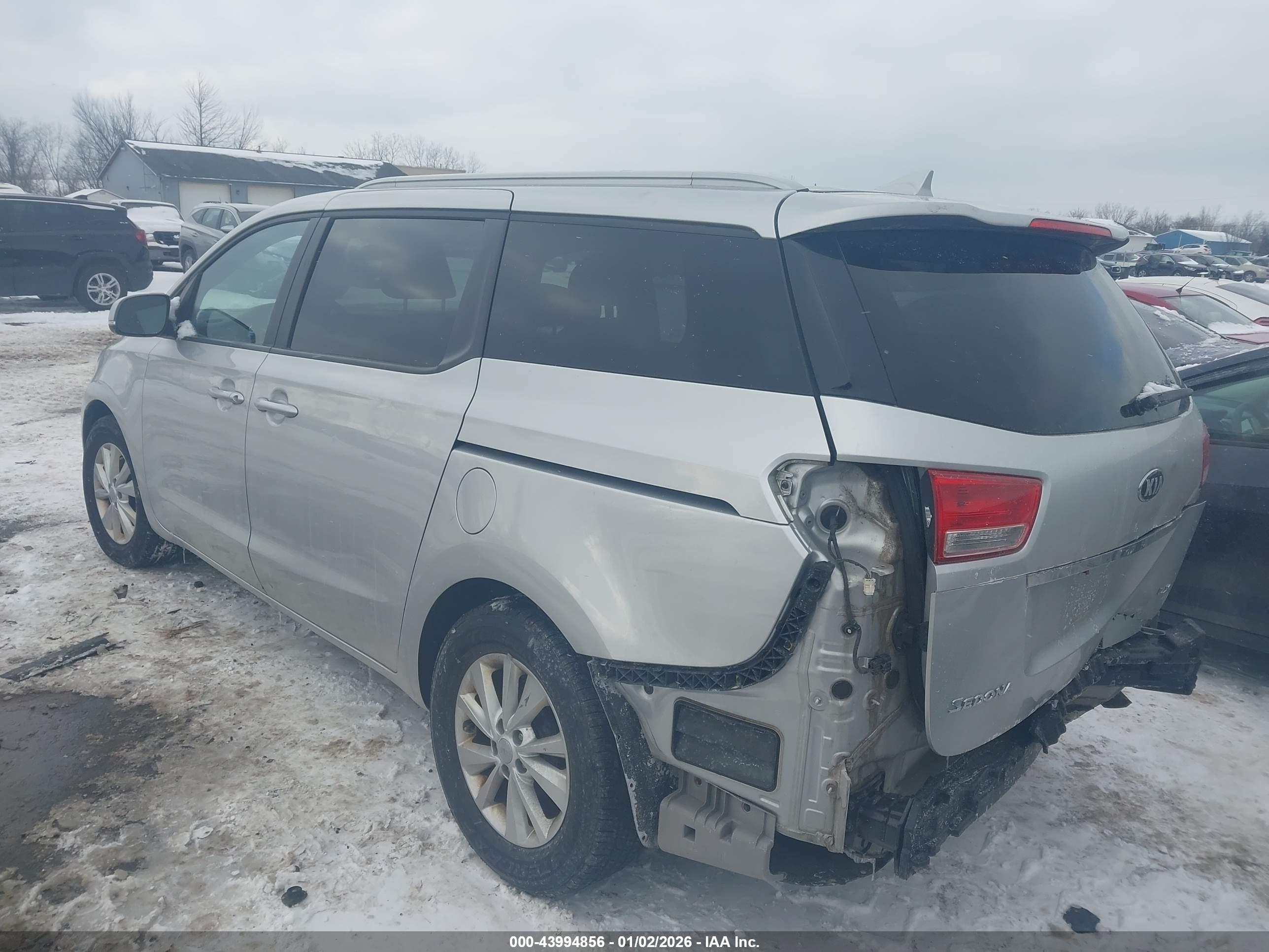 KIA SEDONA image 3