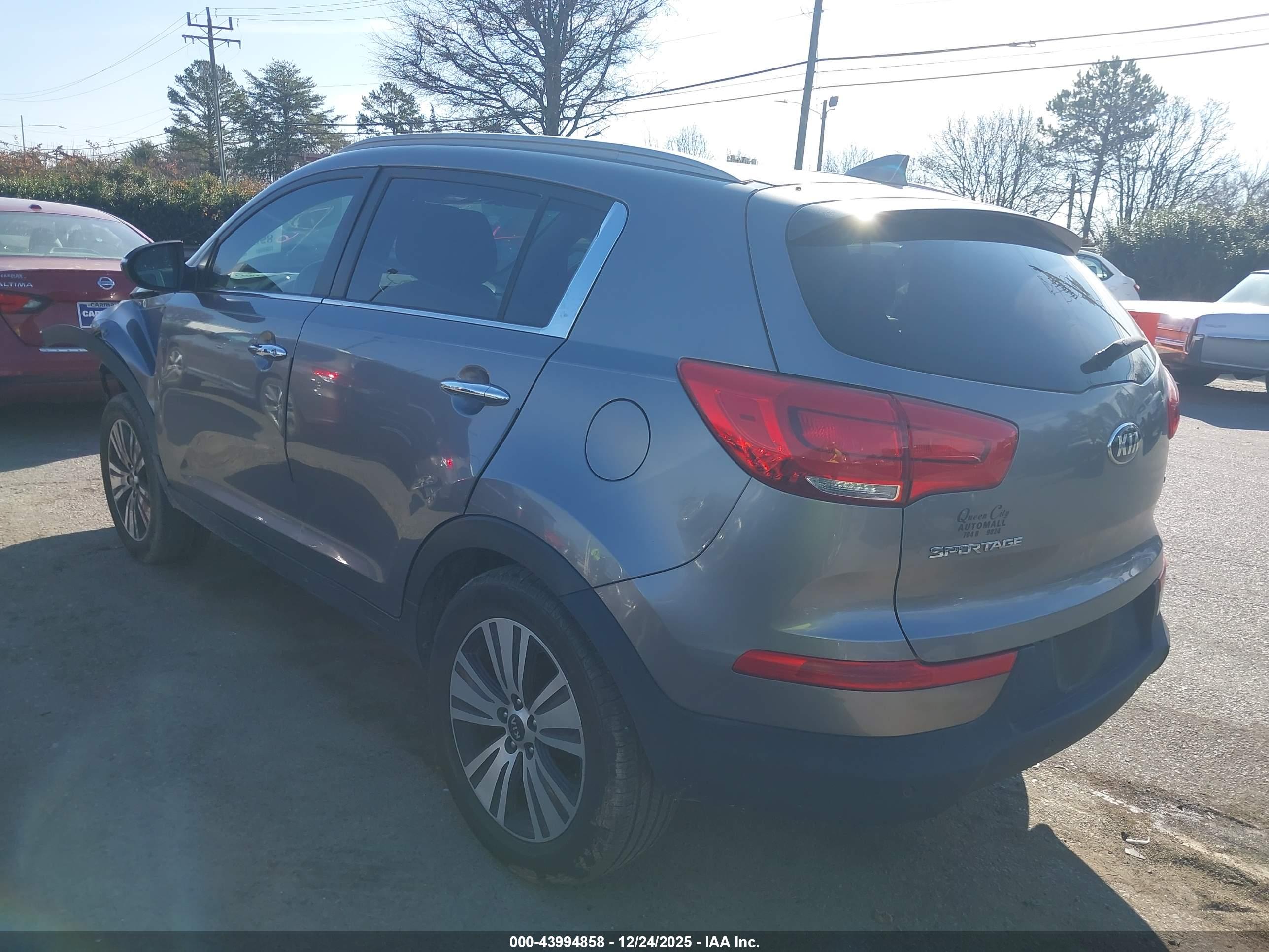 KIA SPORTAGE image 3