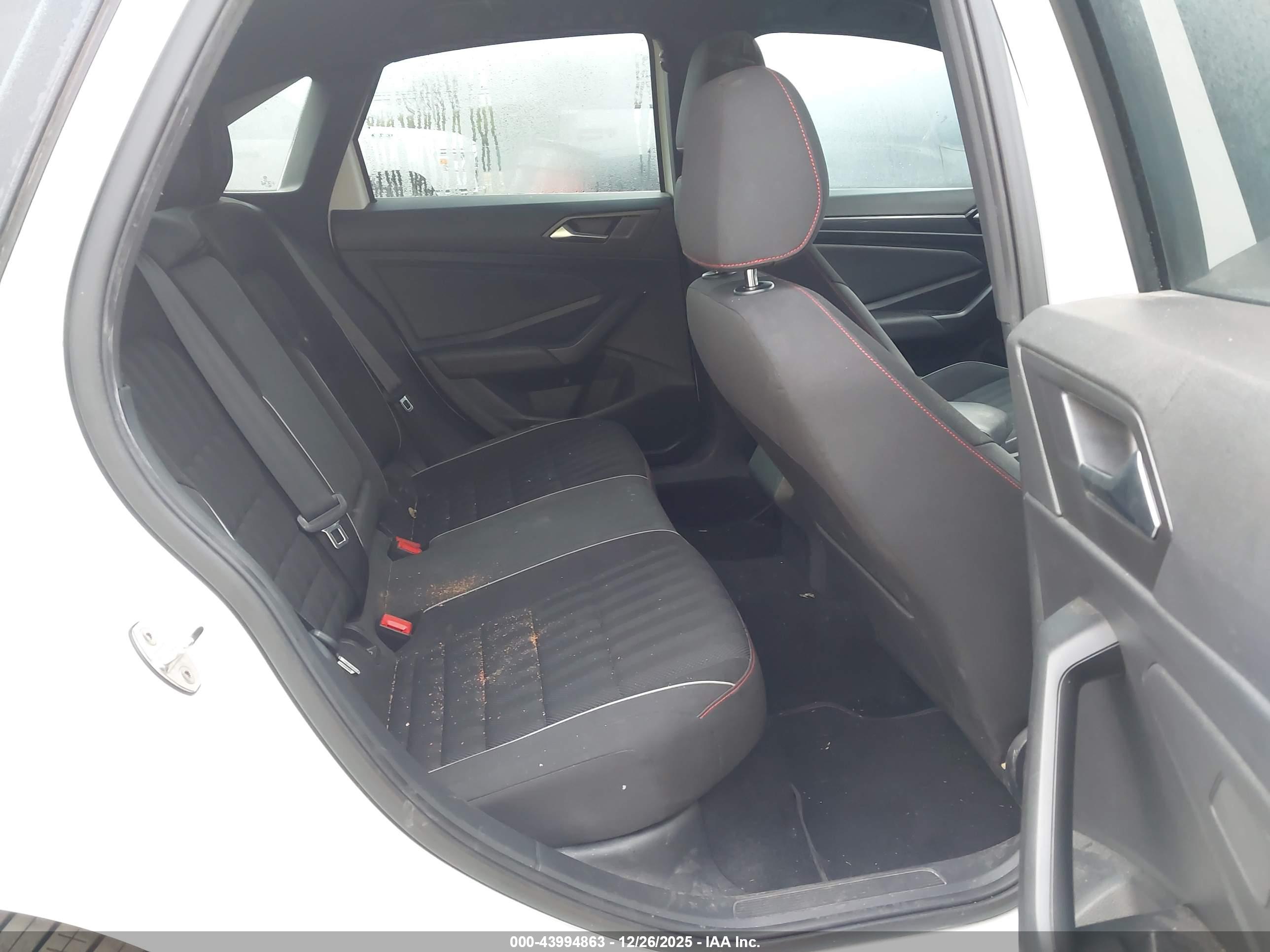 VOLKSWAGEN JETTA image 8