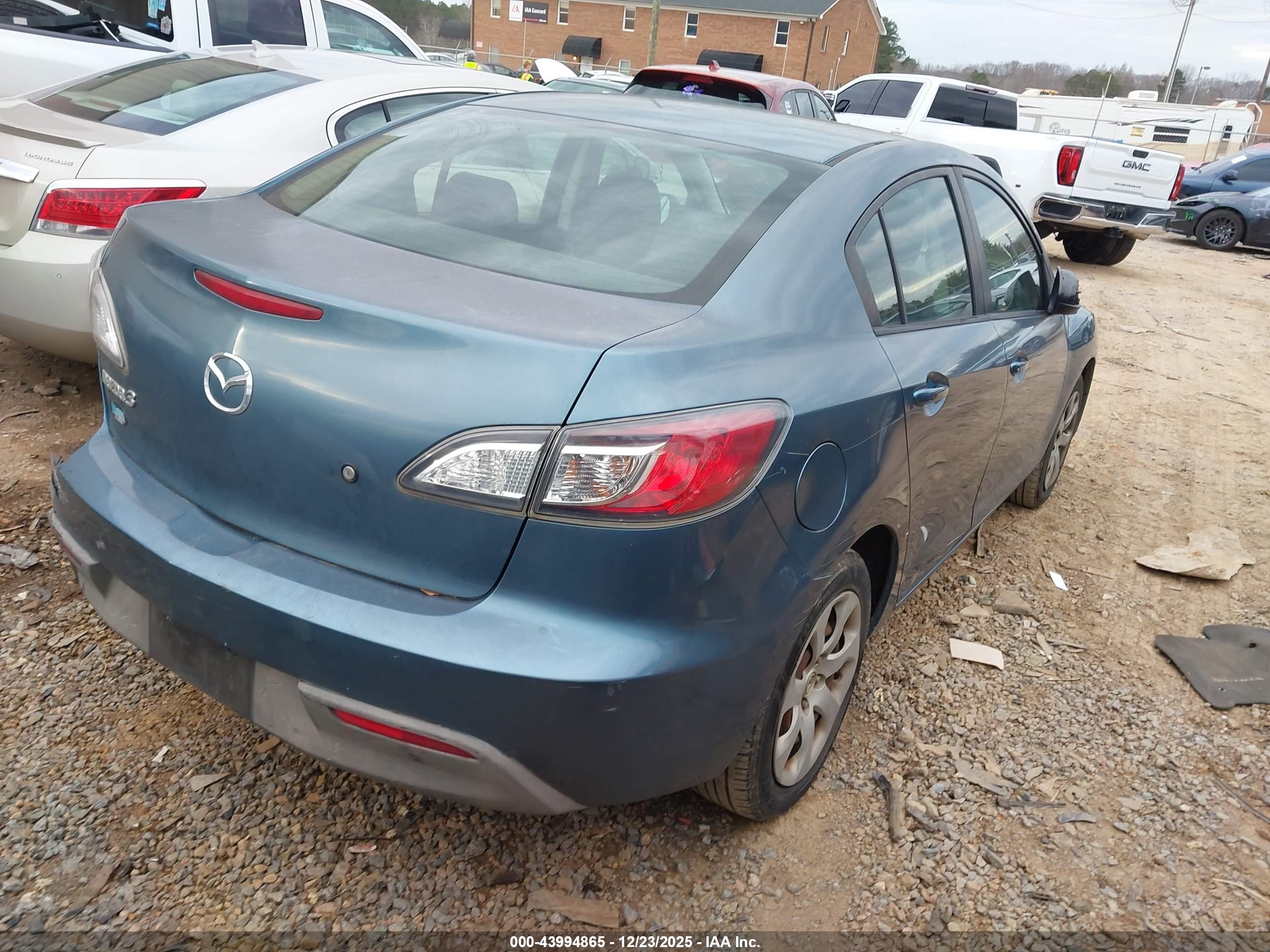 MAZDA MAZDA3 image 4