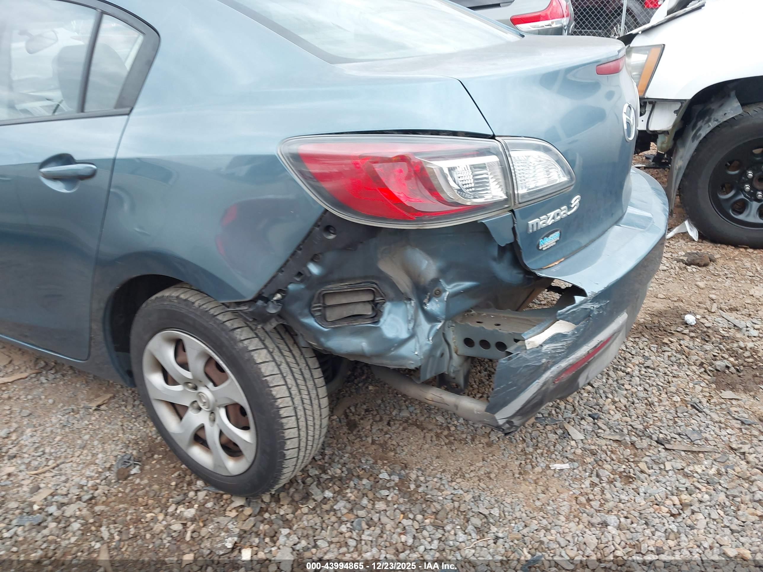 MAZDA MAZDA3 image 6