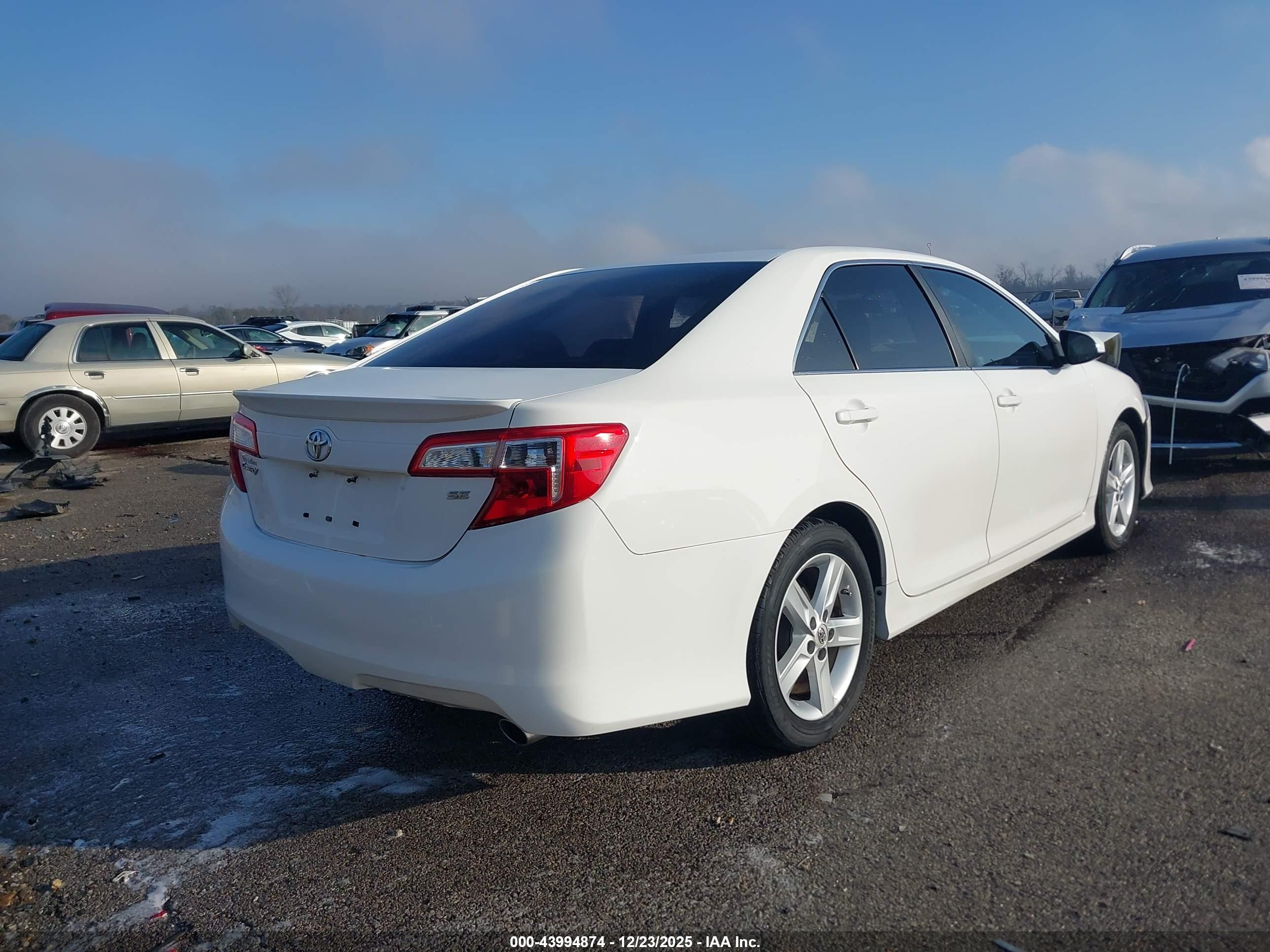 TOYOTA CAMRY image 4