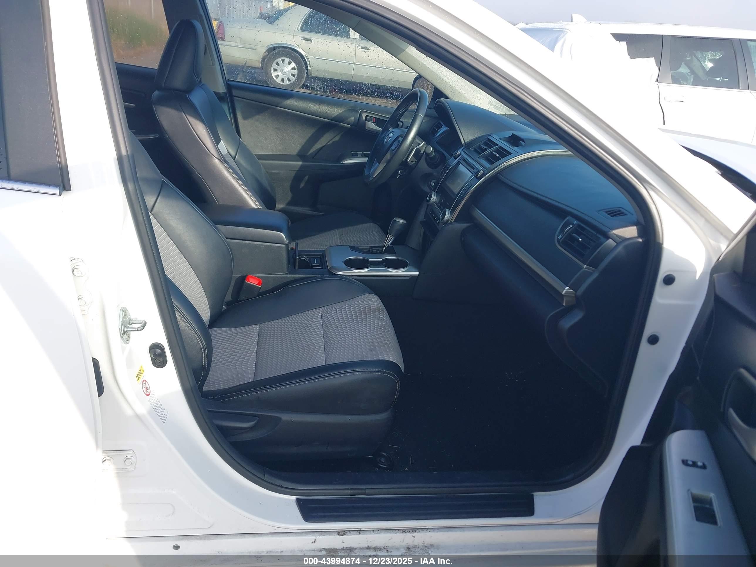 TOYOTA CAMRY image 5