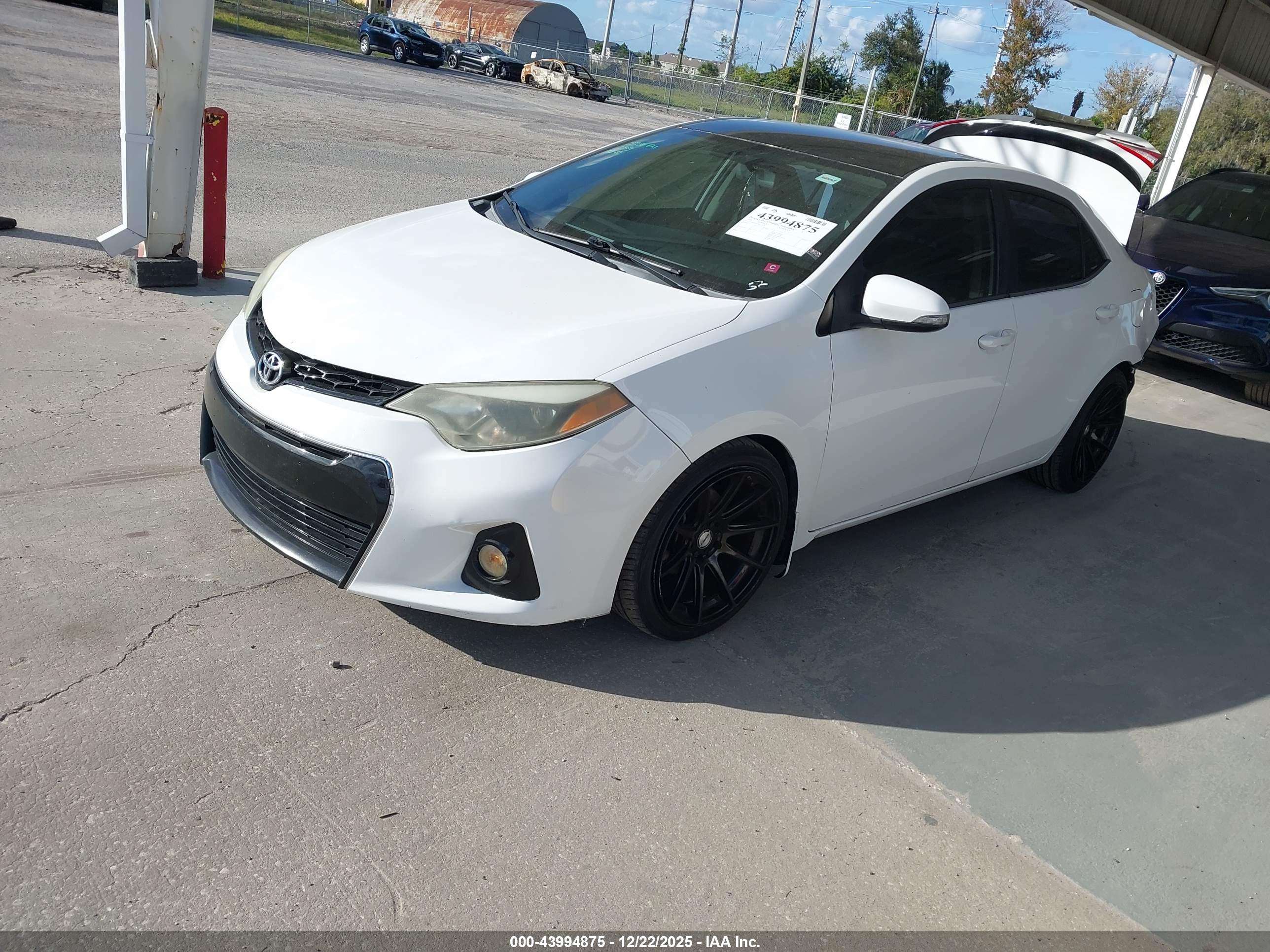 TOYOTA COROLLA image 2
