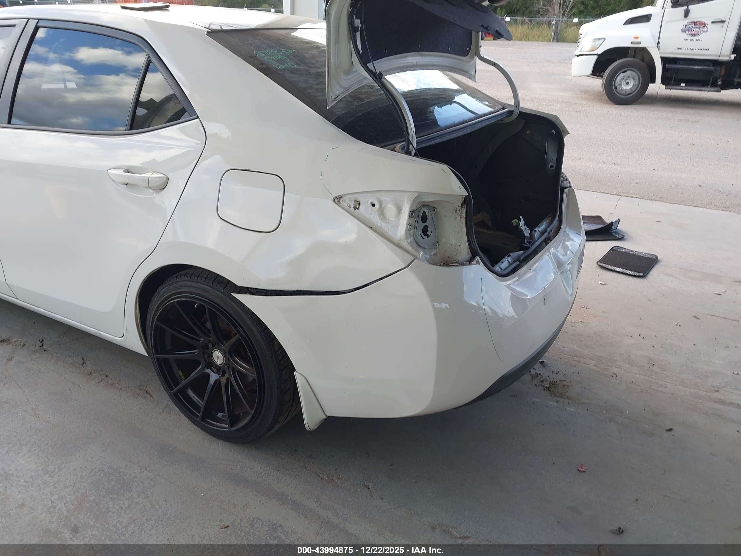 TOYOTA COROLLA image 6