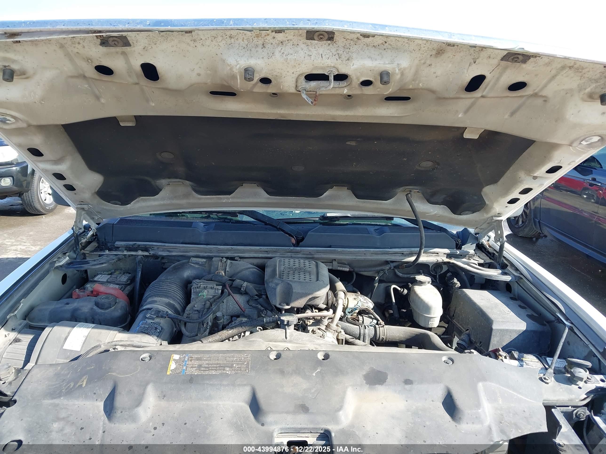 CHEVROLET SILVERADO image 10