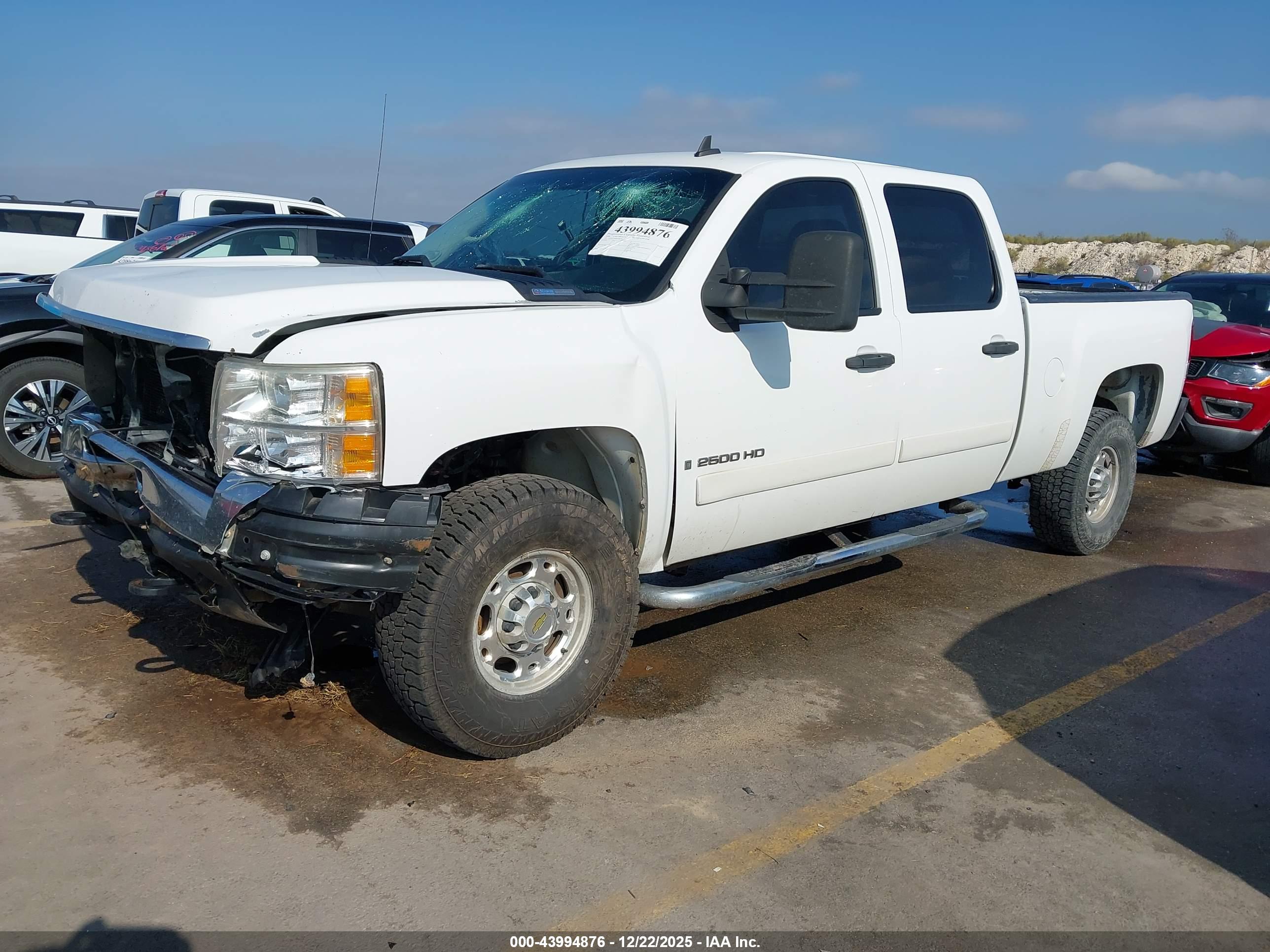 CHEVROLET SILVERADO image 2
