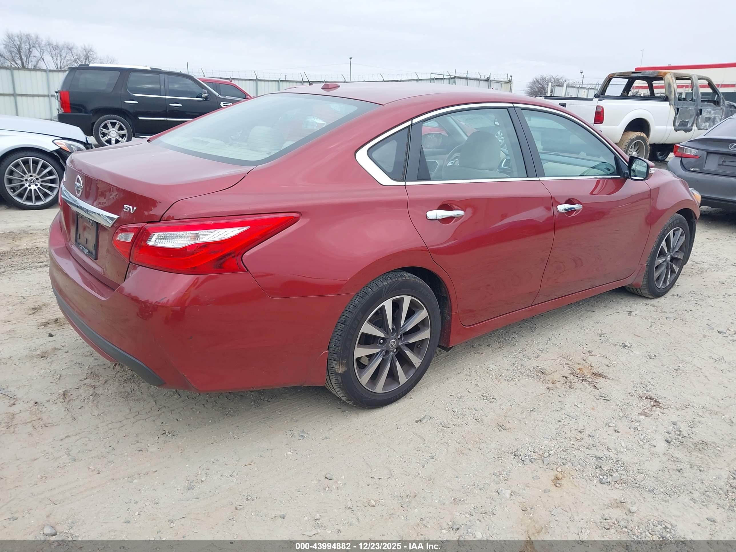 NISSAN ALTIMA image 4