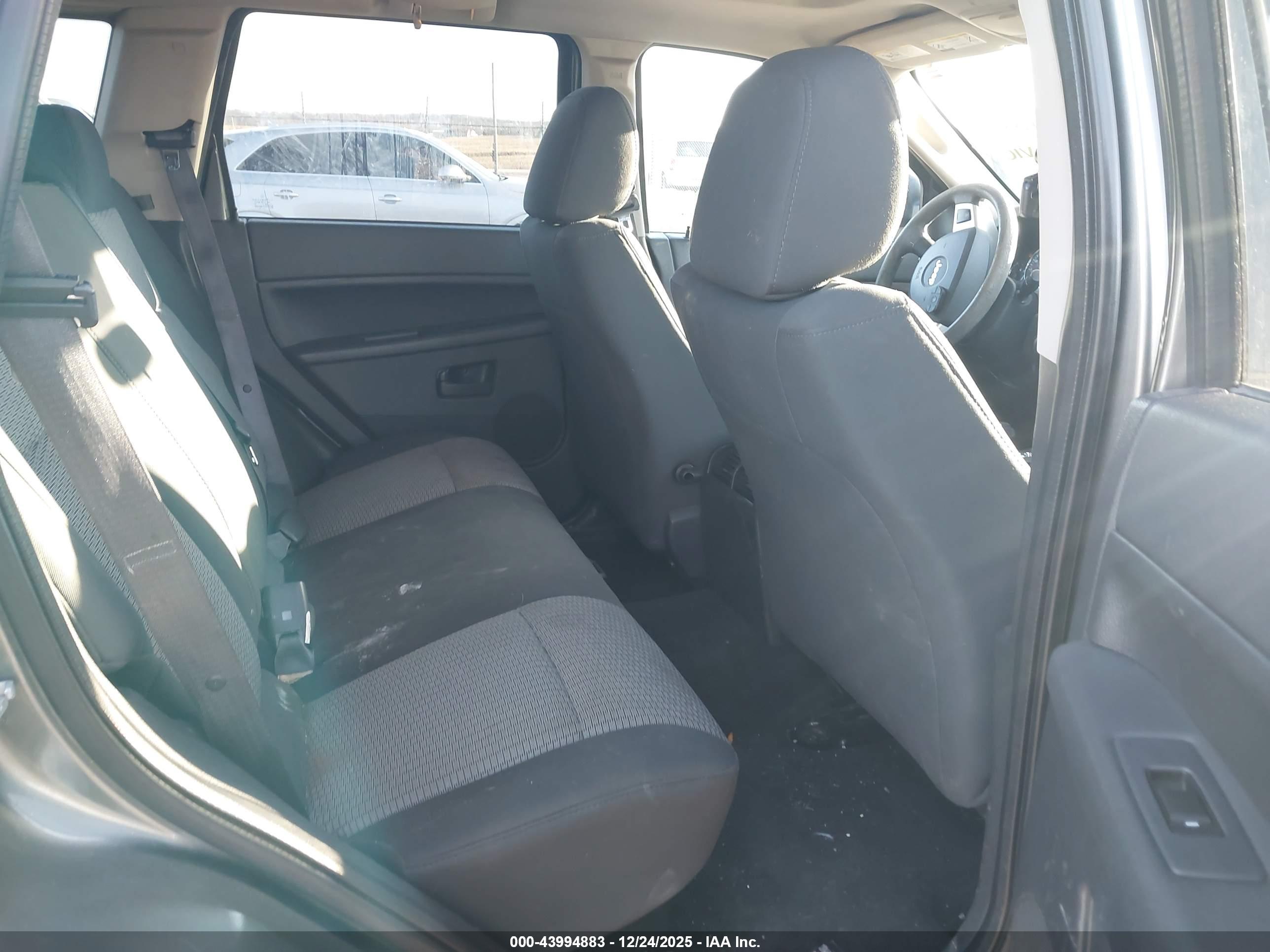 JEEP GRAND image 8