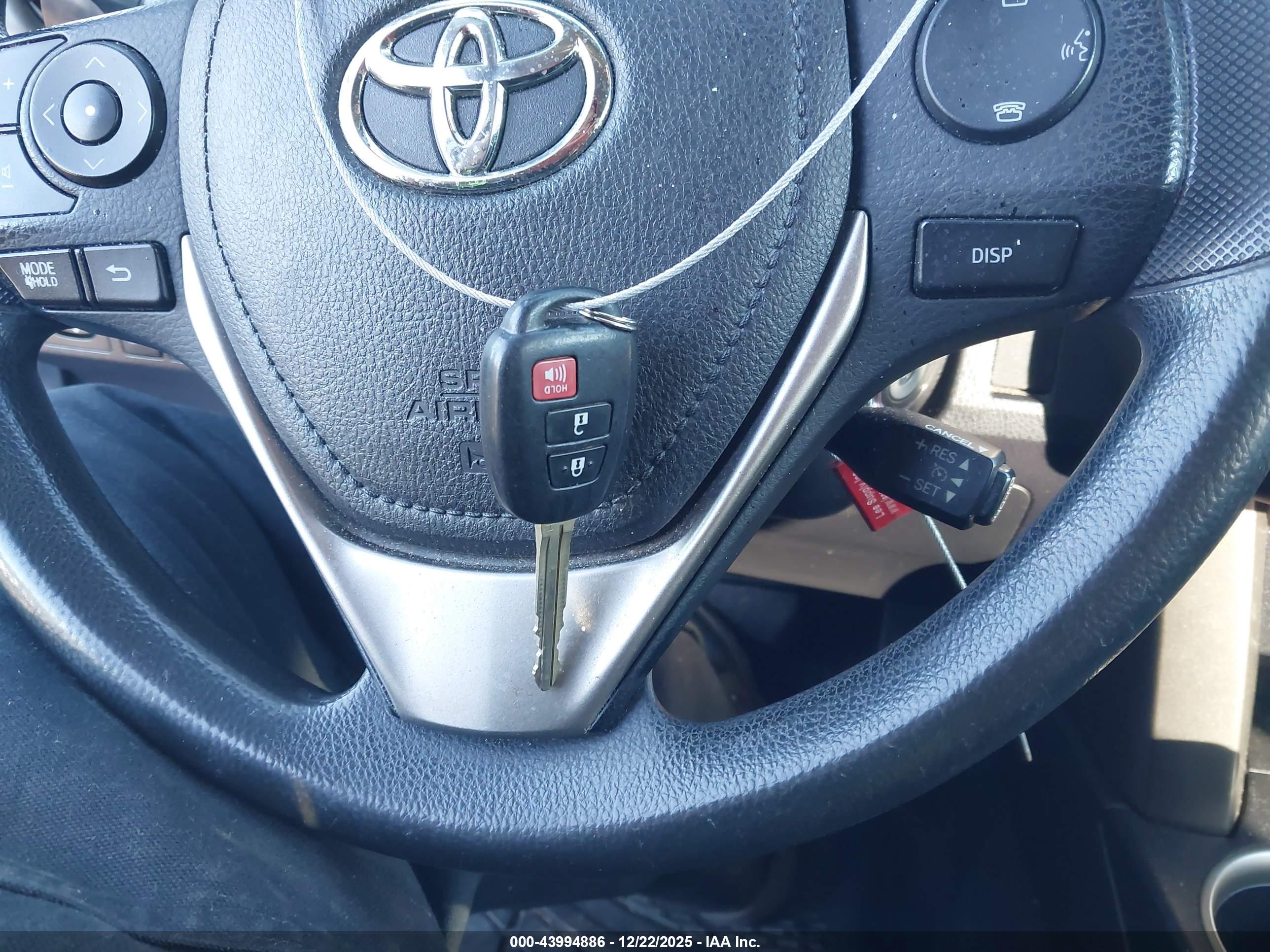 TOYOTA RAV4 image 11