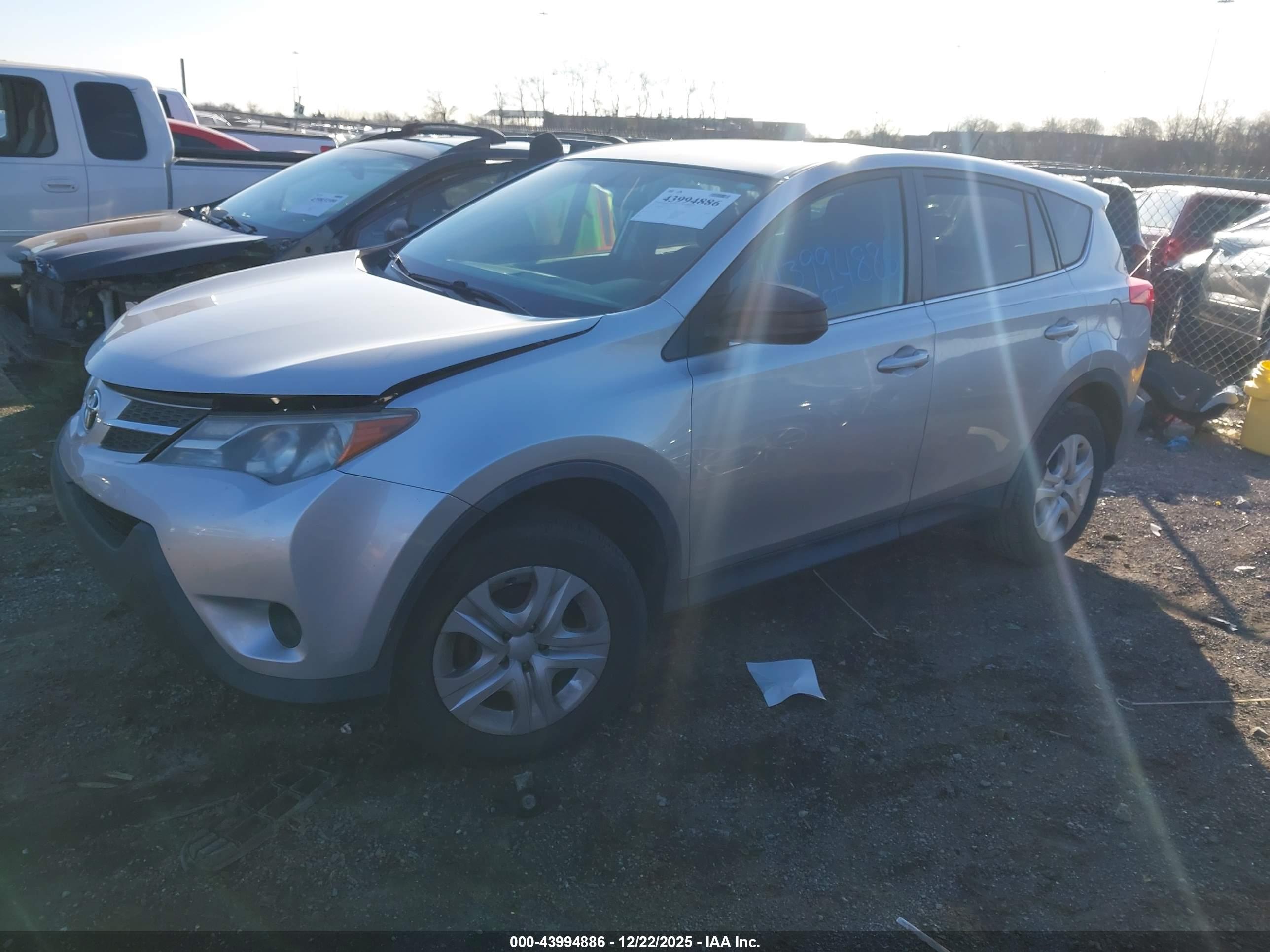 TOYOTA RAV4 image 2